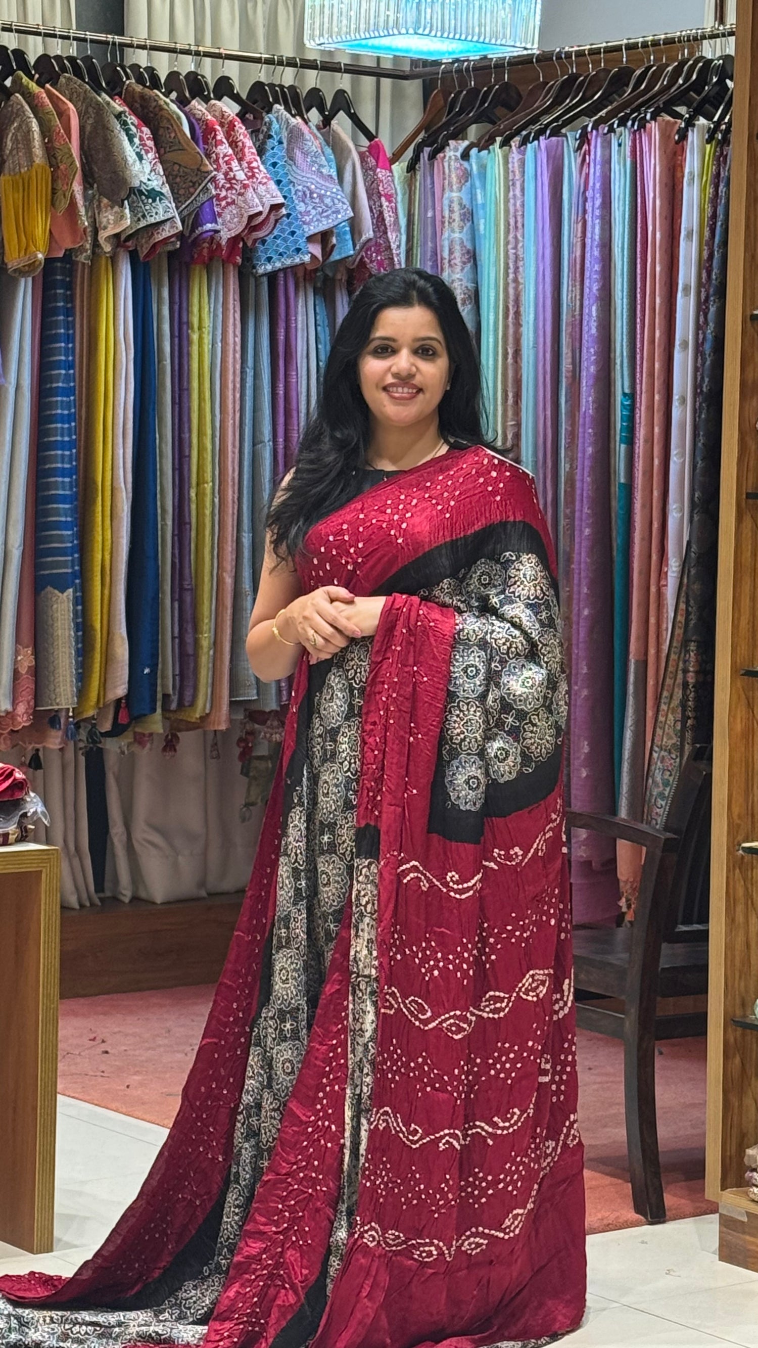 SUV4008-BLACK WITH MAROON