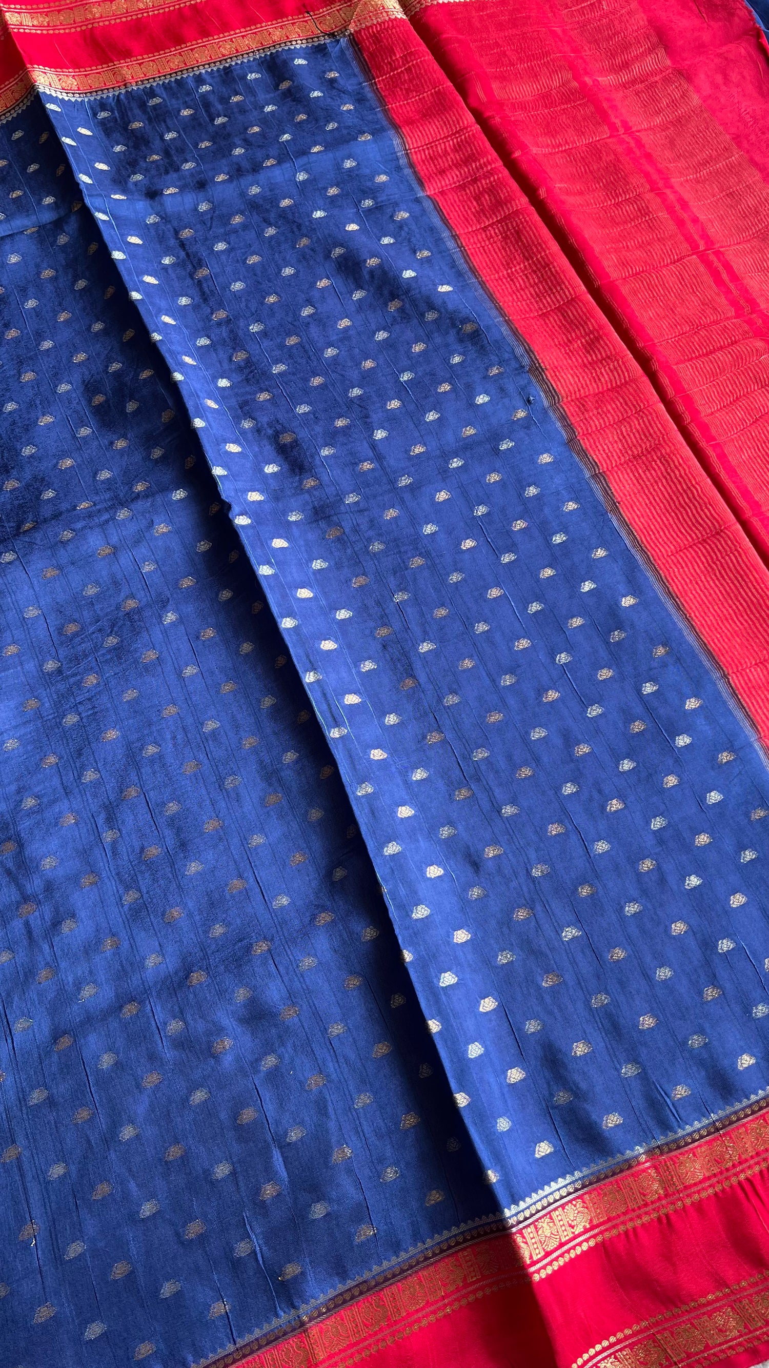 CRAPE SILK SUV5703-BLUE WITH RED