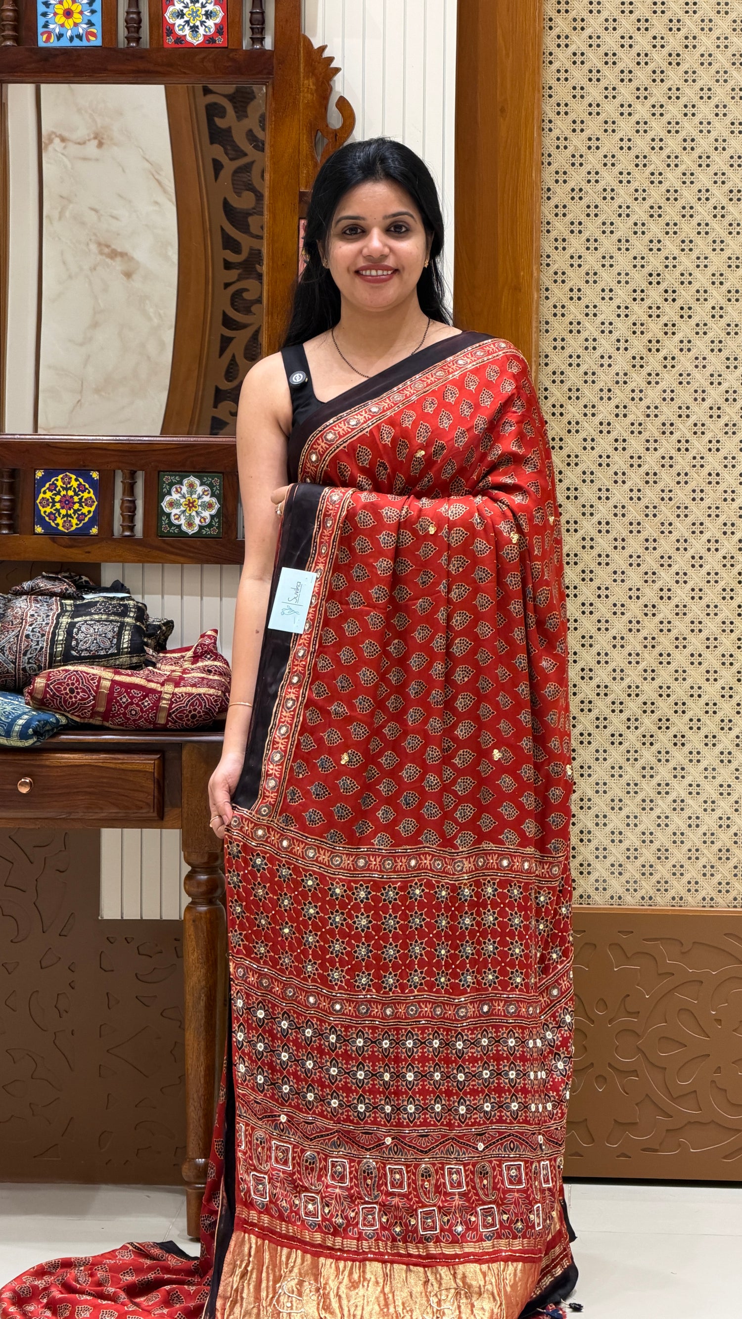 SUV4472-RED (AJRAK HAND WORK SAREE)