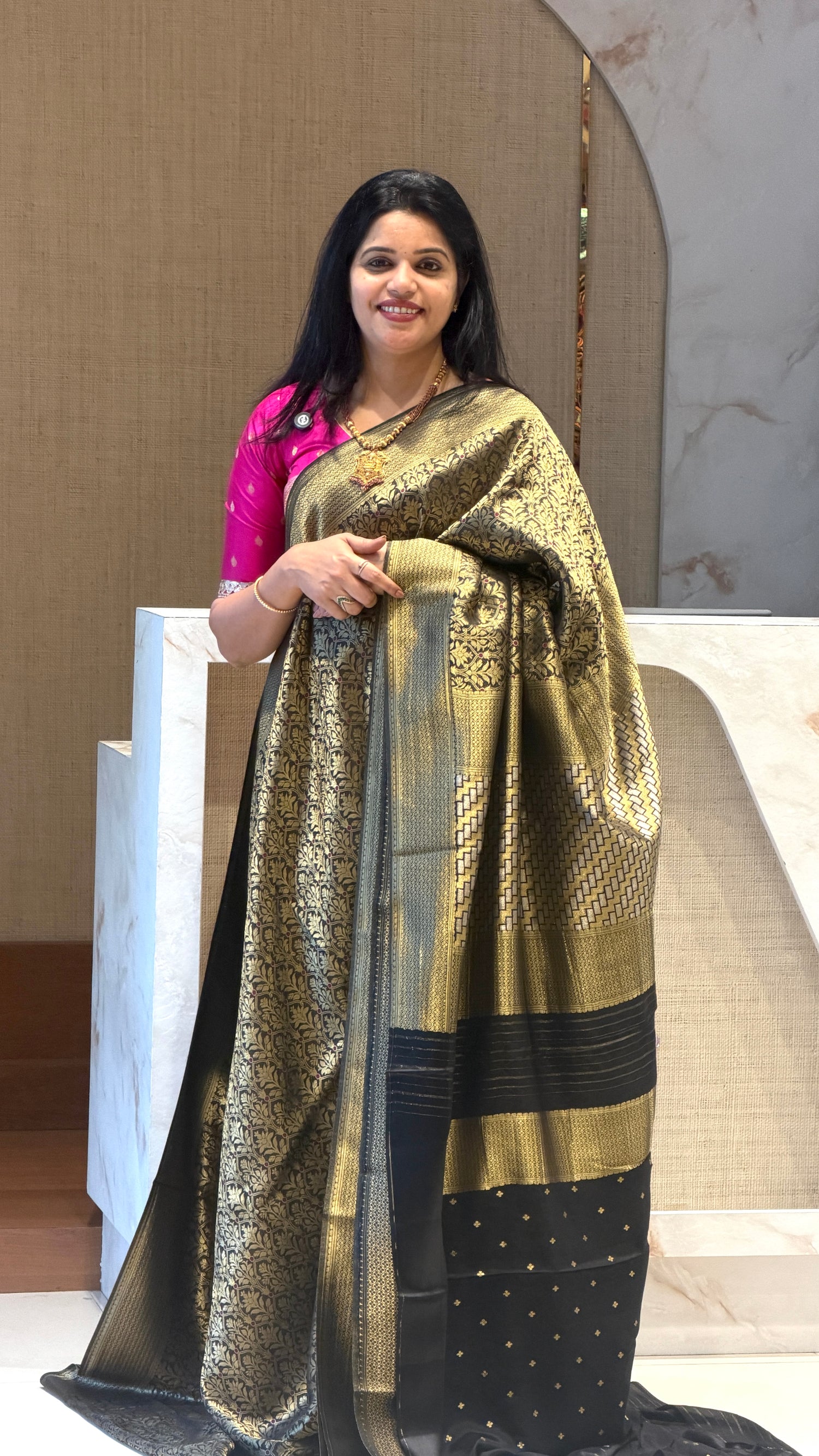 SUV4189-BLACK