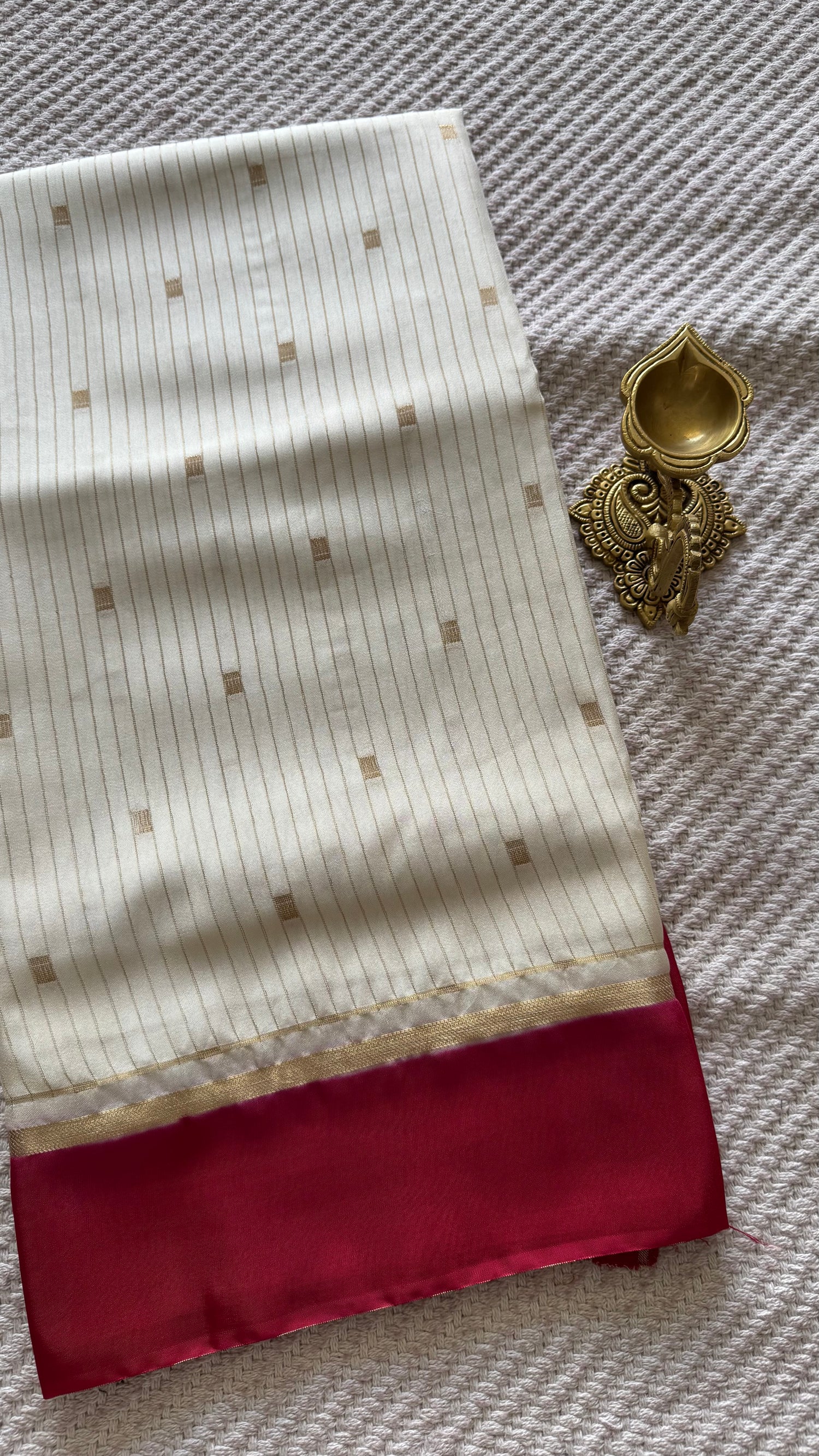 SUV4802-WHITE WITH PINK