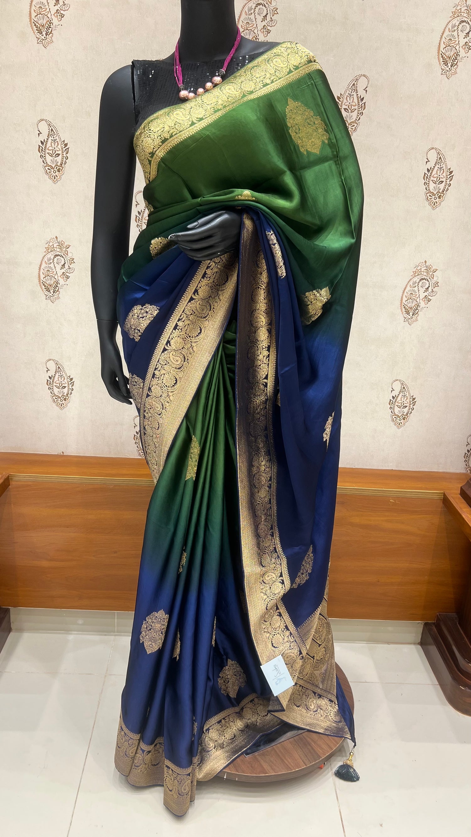 SUV4529-GREEN WITH BLUE