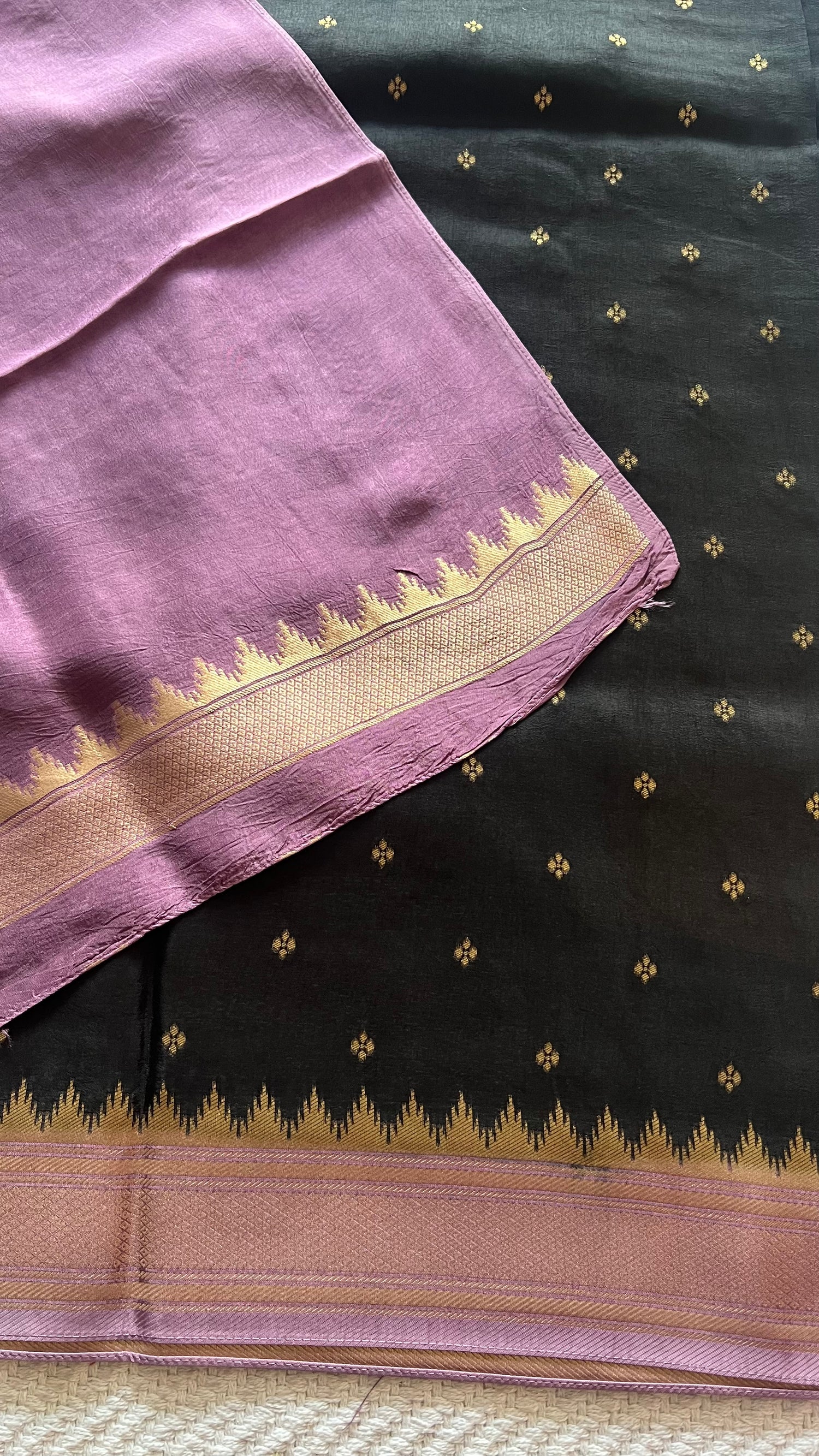 SUV4492-BLACK WITH LAVENDER