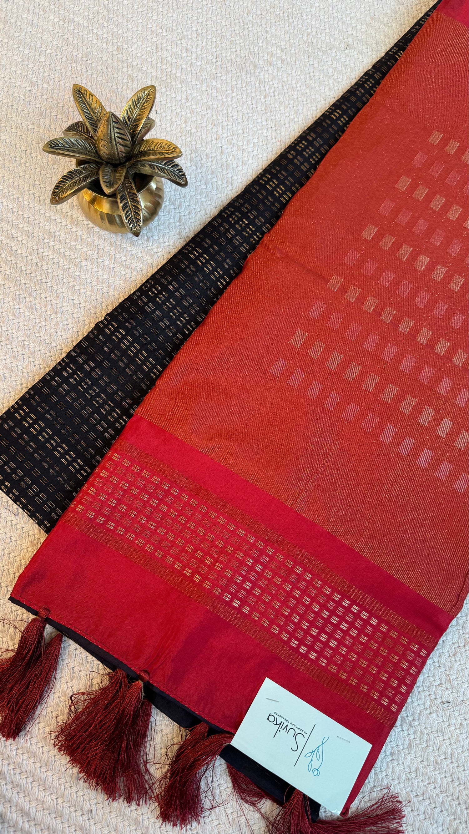 SUV3873-BLACK WITH RED