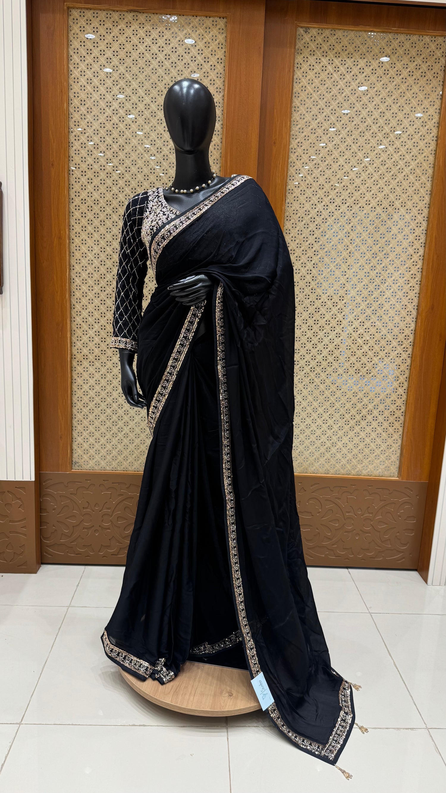 SUV4673-BLACK