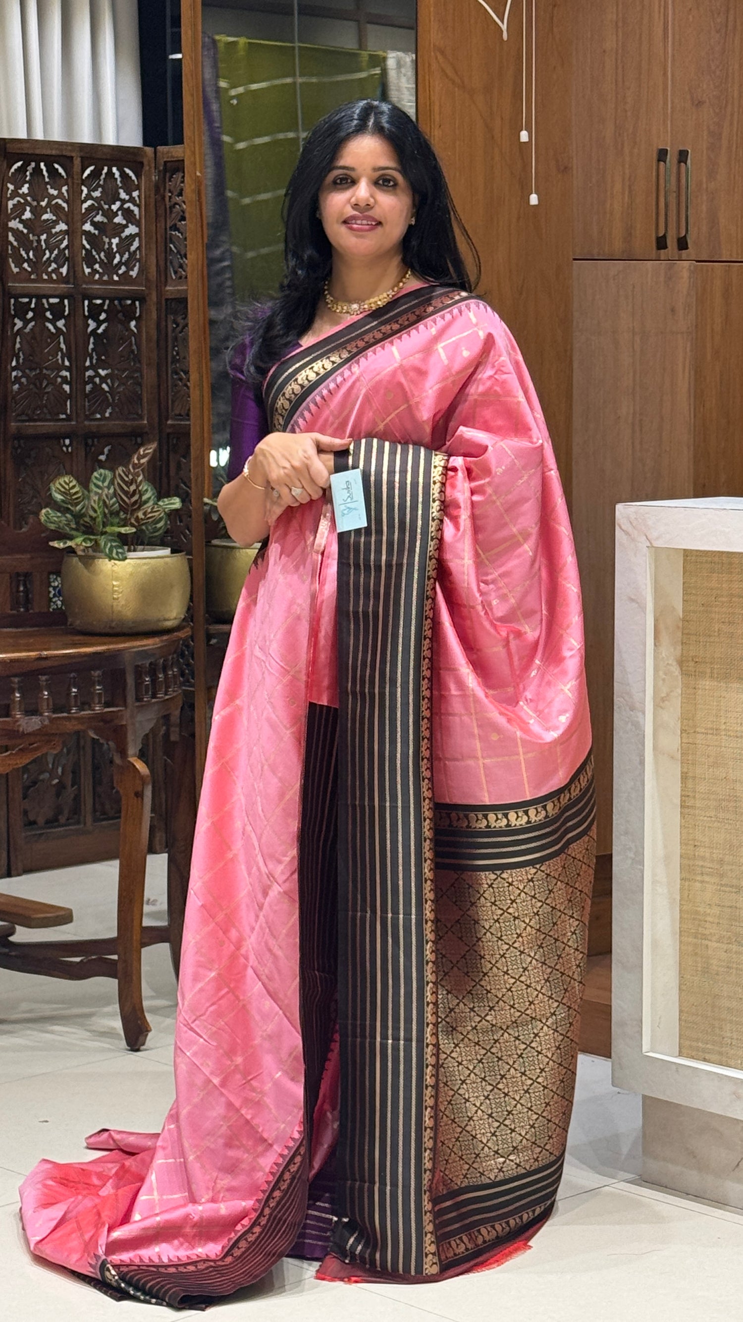 SUV3746-PEACH WITH BLACK