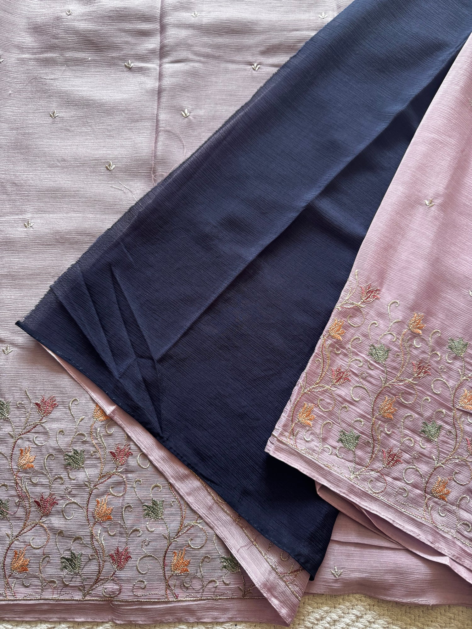 SUV4377-LAVENDER WITH NAVYBLUE