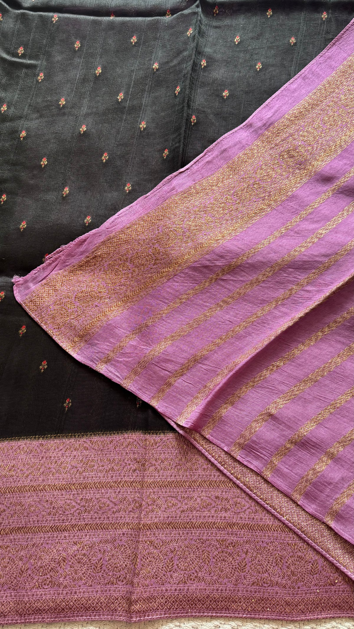 CREPE SILK SUV5679-BLACK WITH LAVENDER
