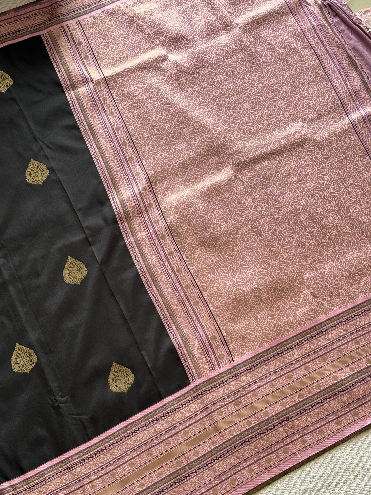 SUV4153-BLACK WITH BABYPINK