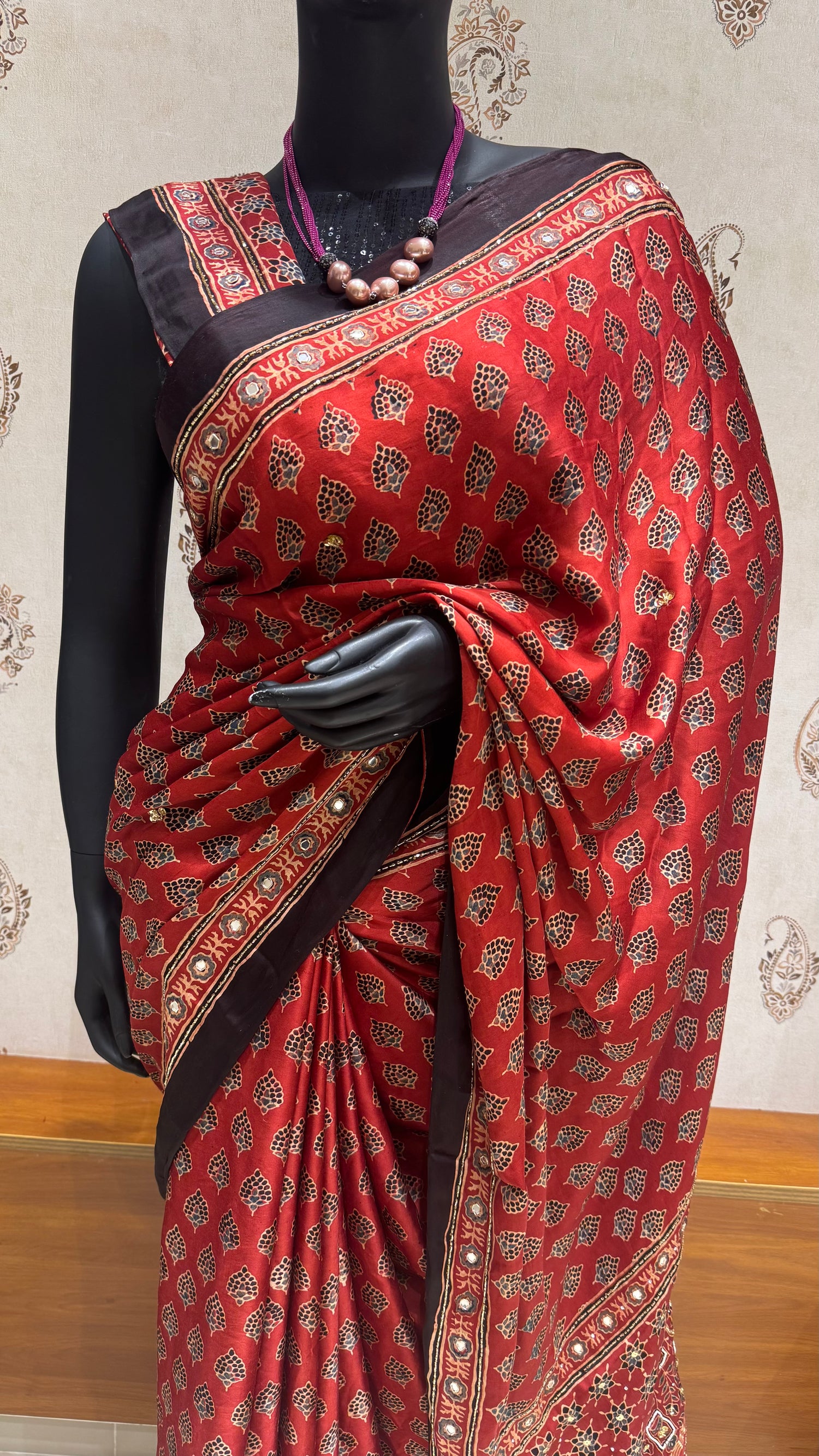 SUV4472-RED (AJRAK HAND WORK SAREE)