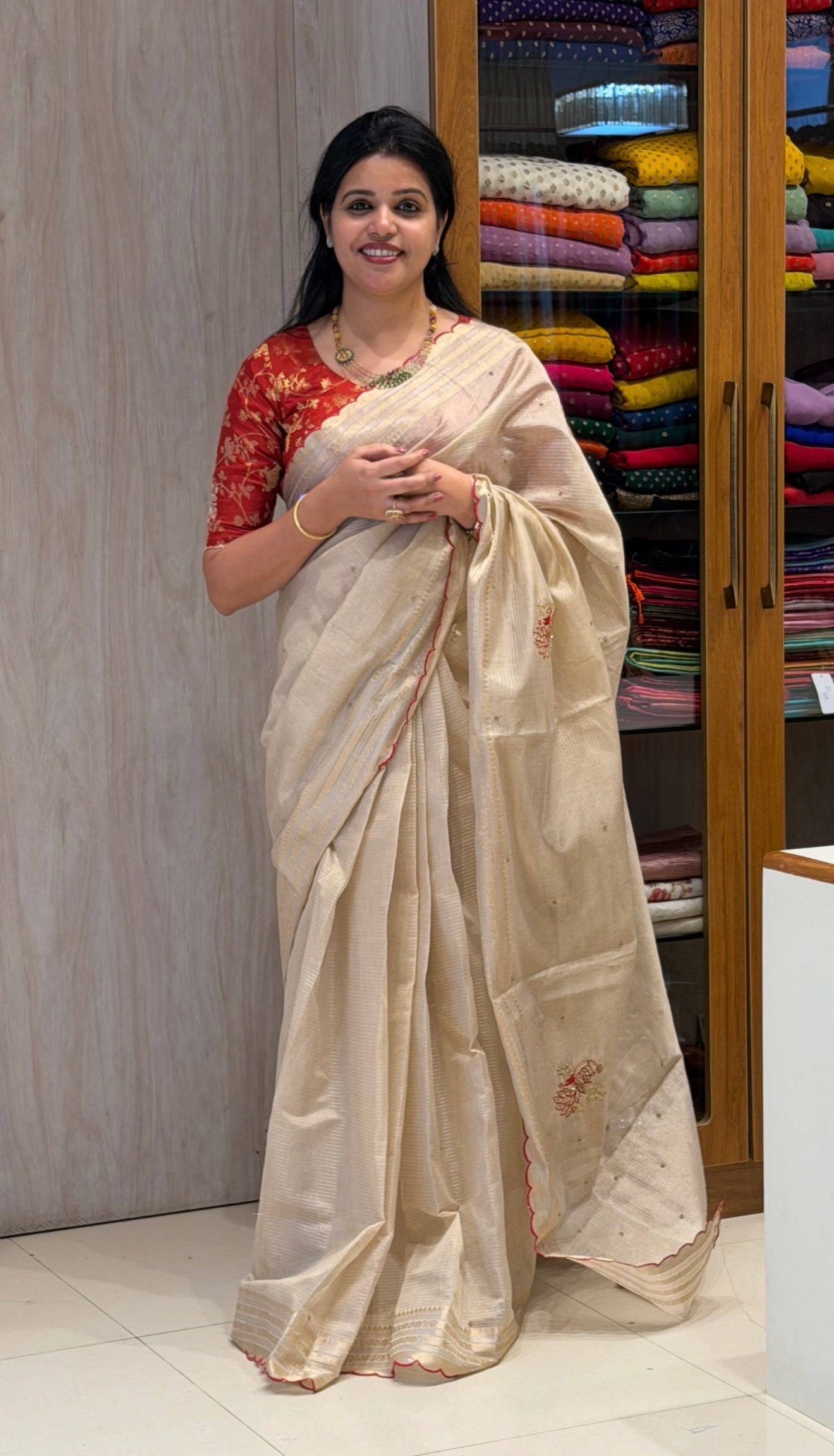 SUV3347-GOLD WITH RED