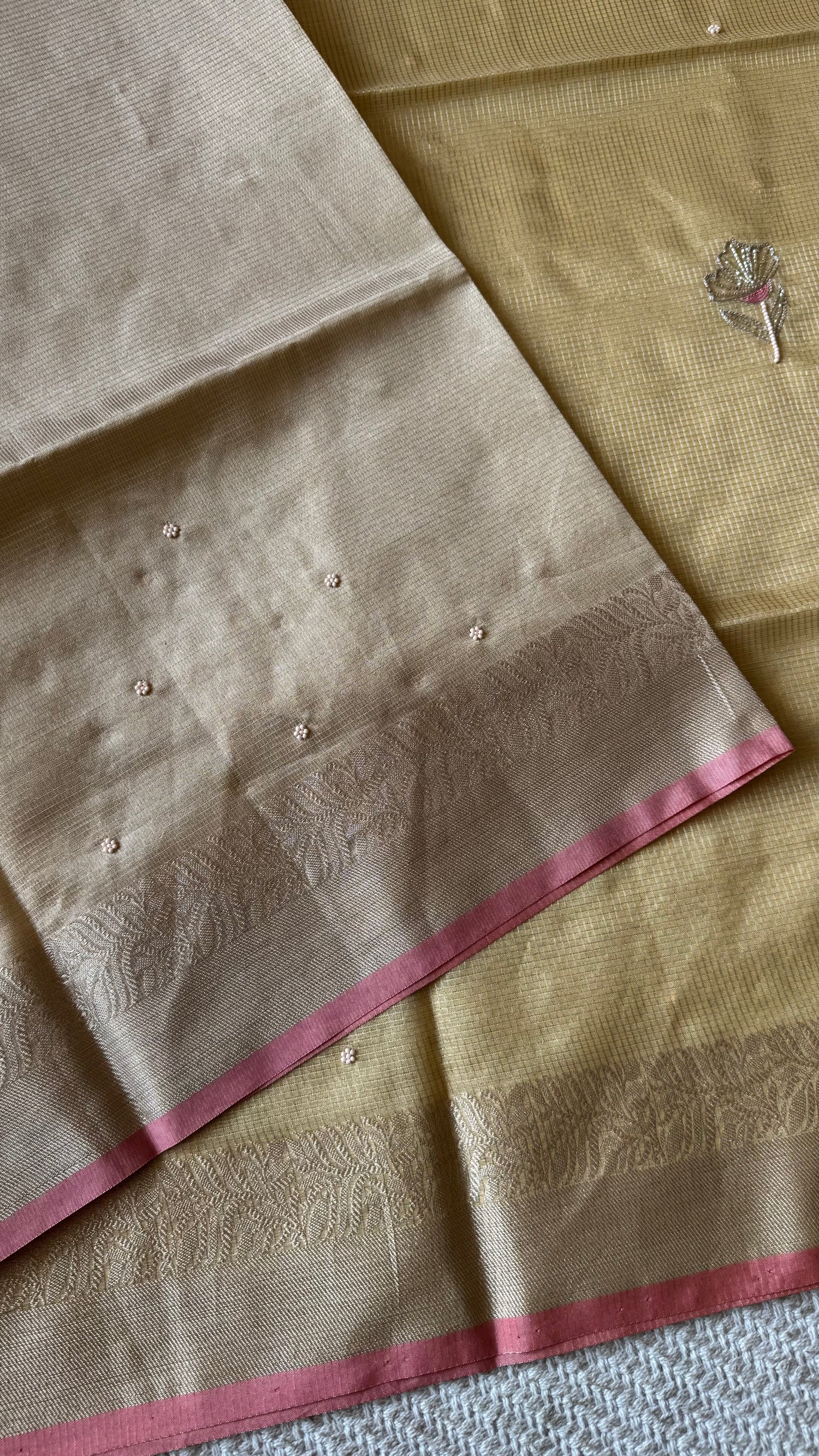 HW70 Tissue hand work 100