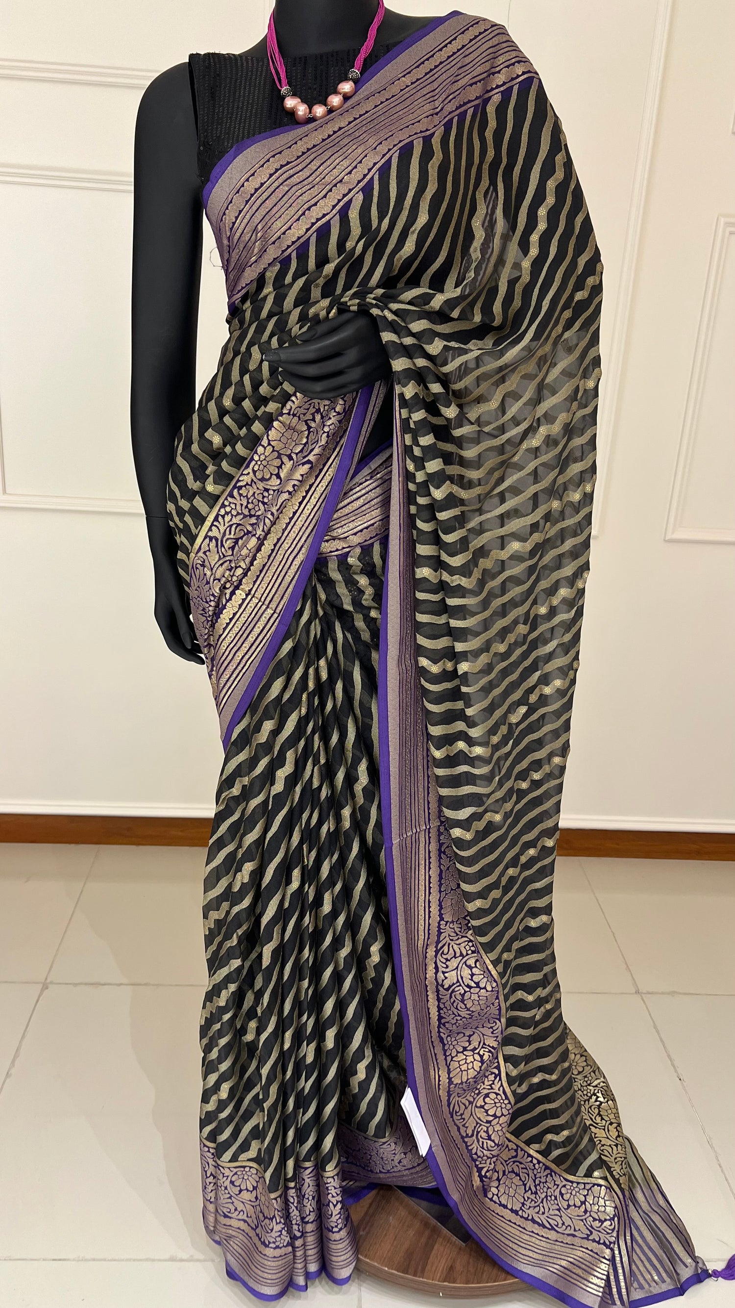 SUV1909 - BLACK WITH PURPLE