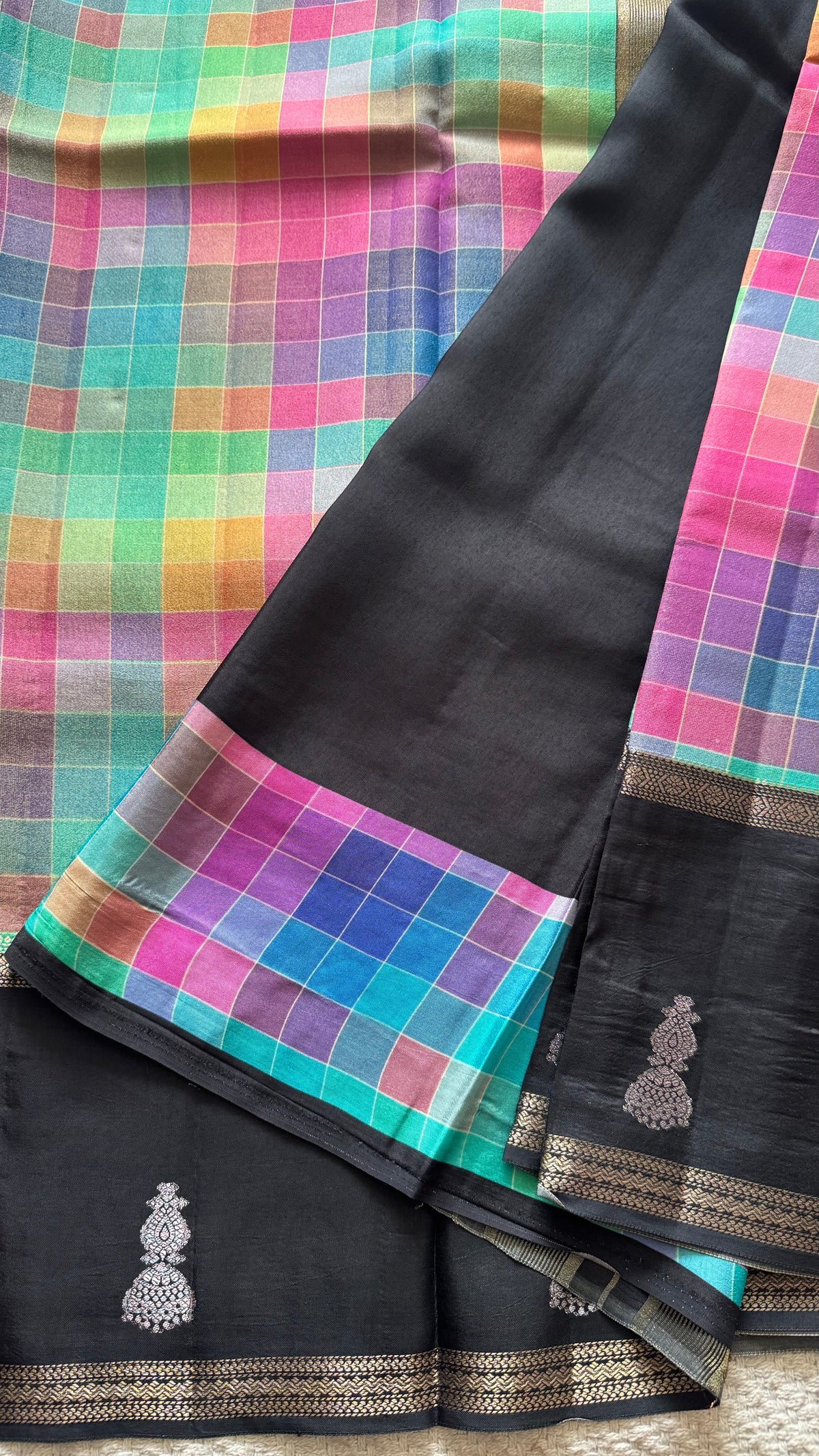 CHECKS SAREE SUV5885-MULTI-4