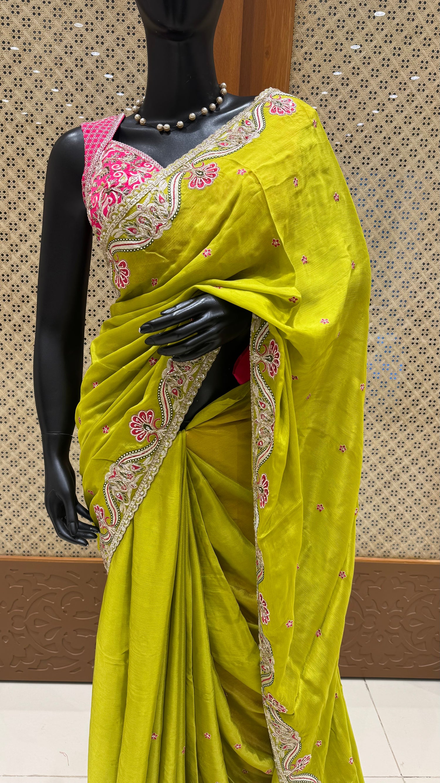 SUV4684-PARROTGREEN WITH PINK
