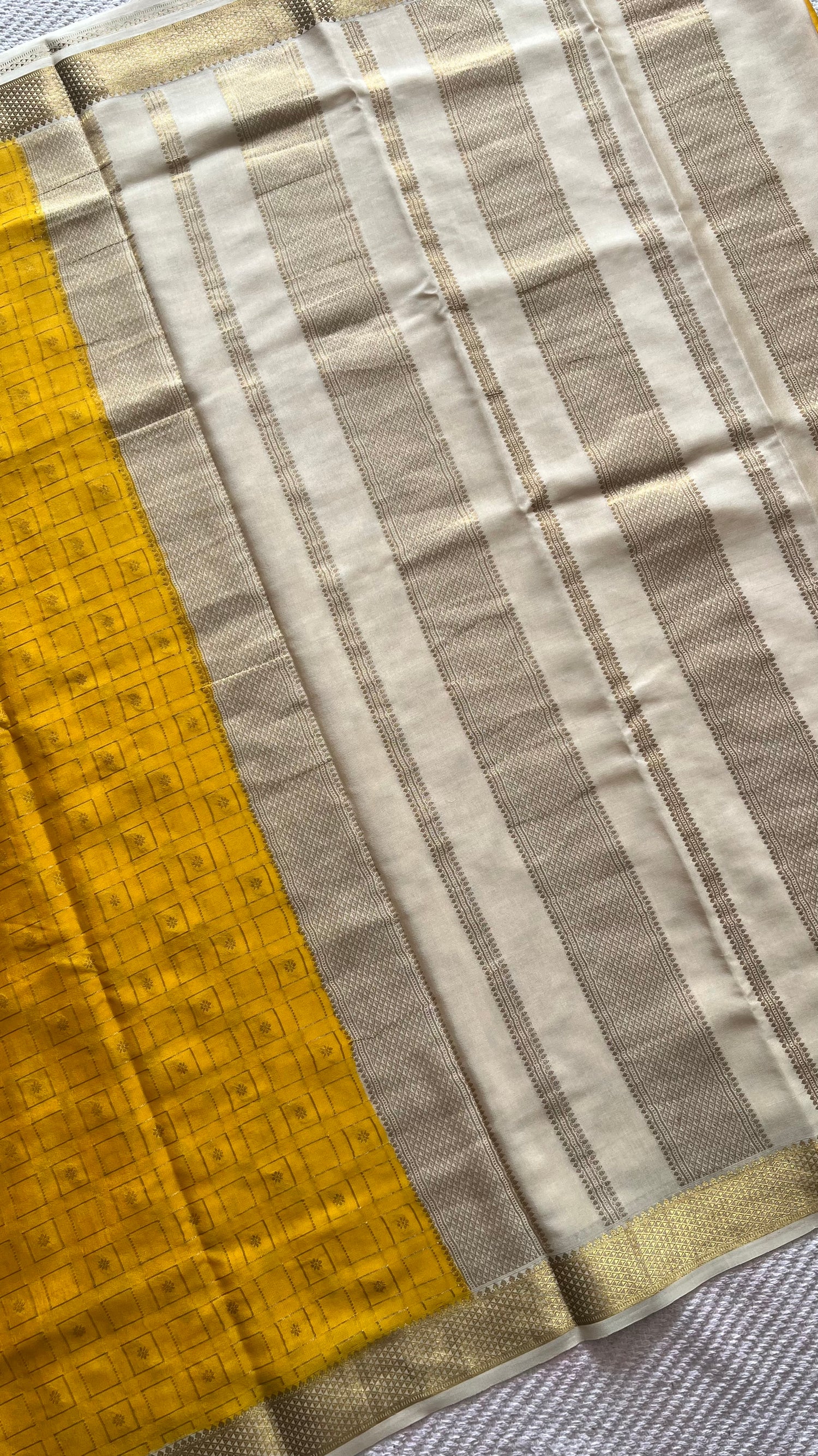 PSUV278-YELLOW WITH OFFWHITE