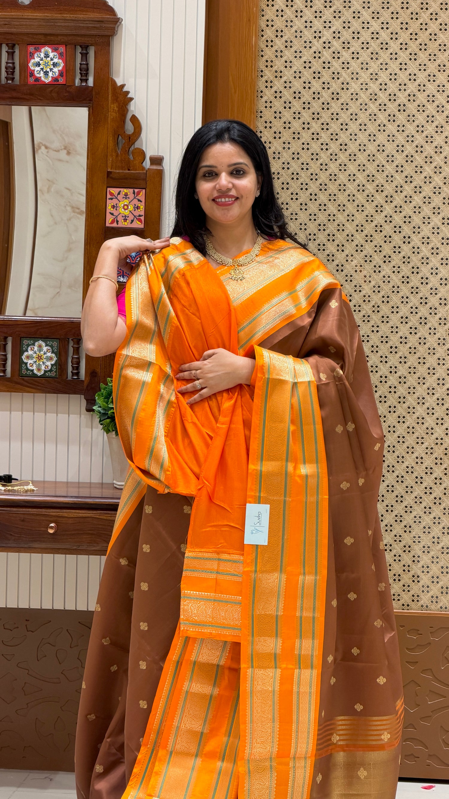 SUV5493-BROWN