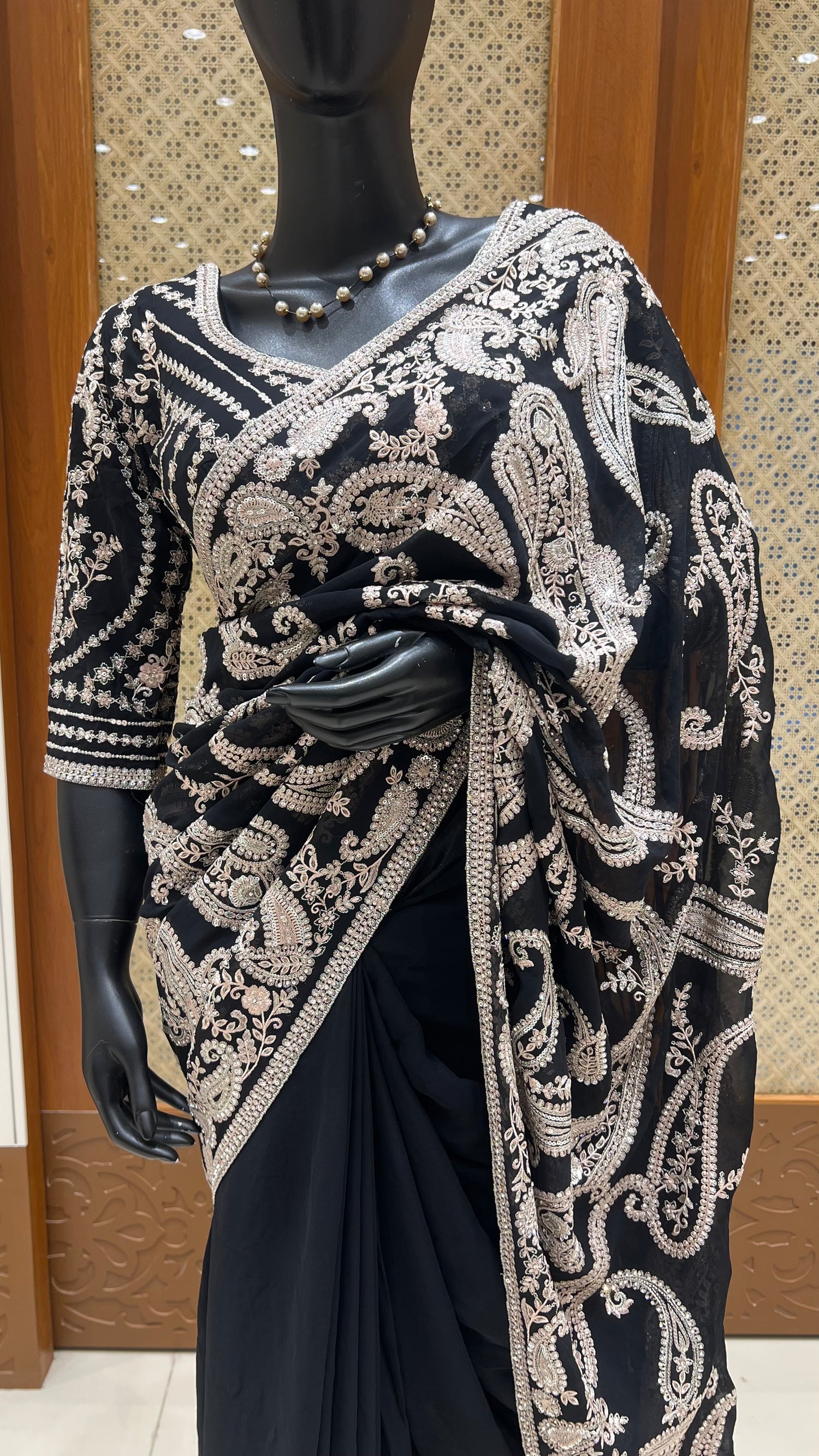 SUV4677-BLACK