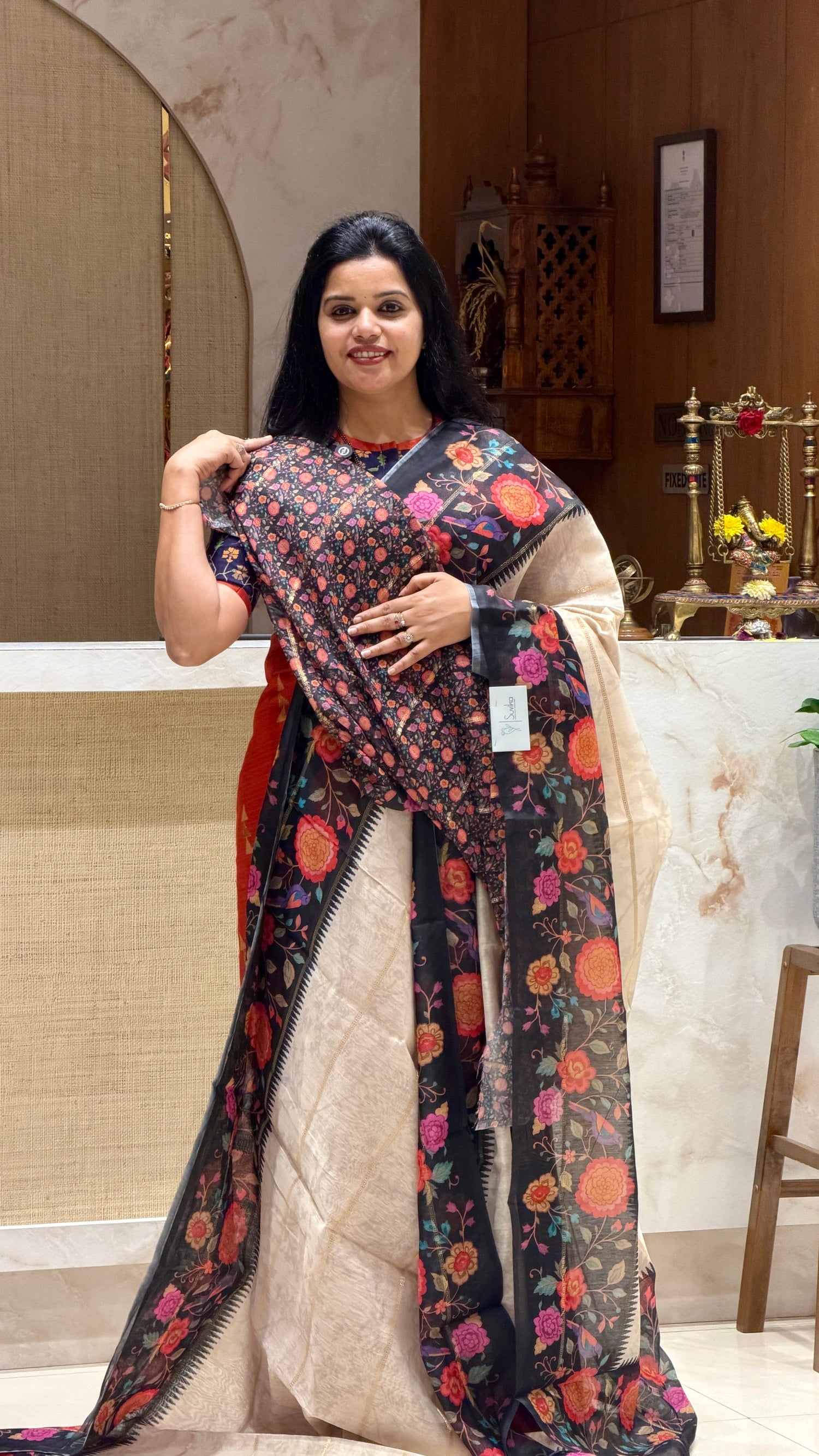 SUV3806-WHITE WITH BLACK