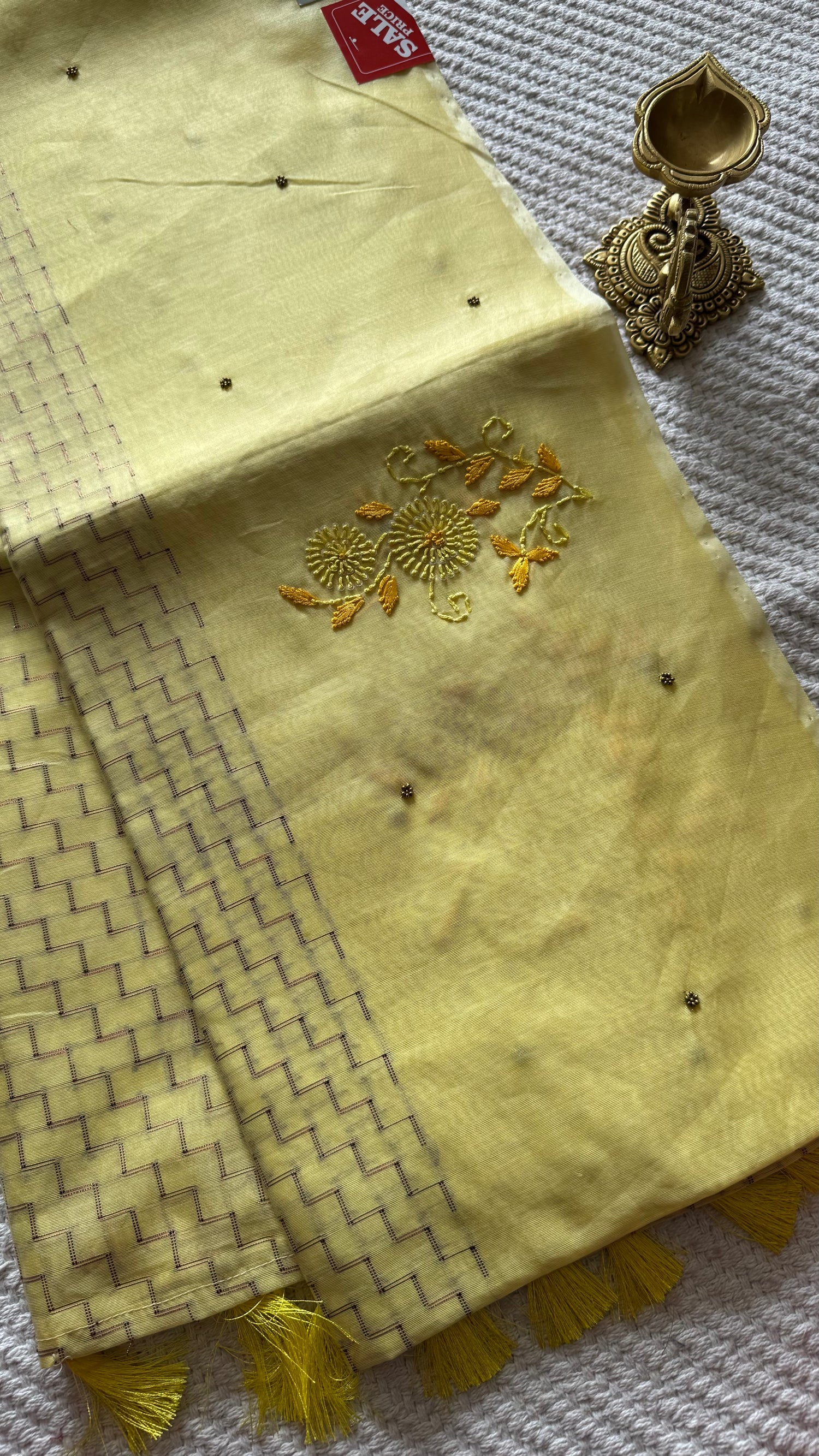 HW48 Tissue hand work 100