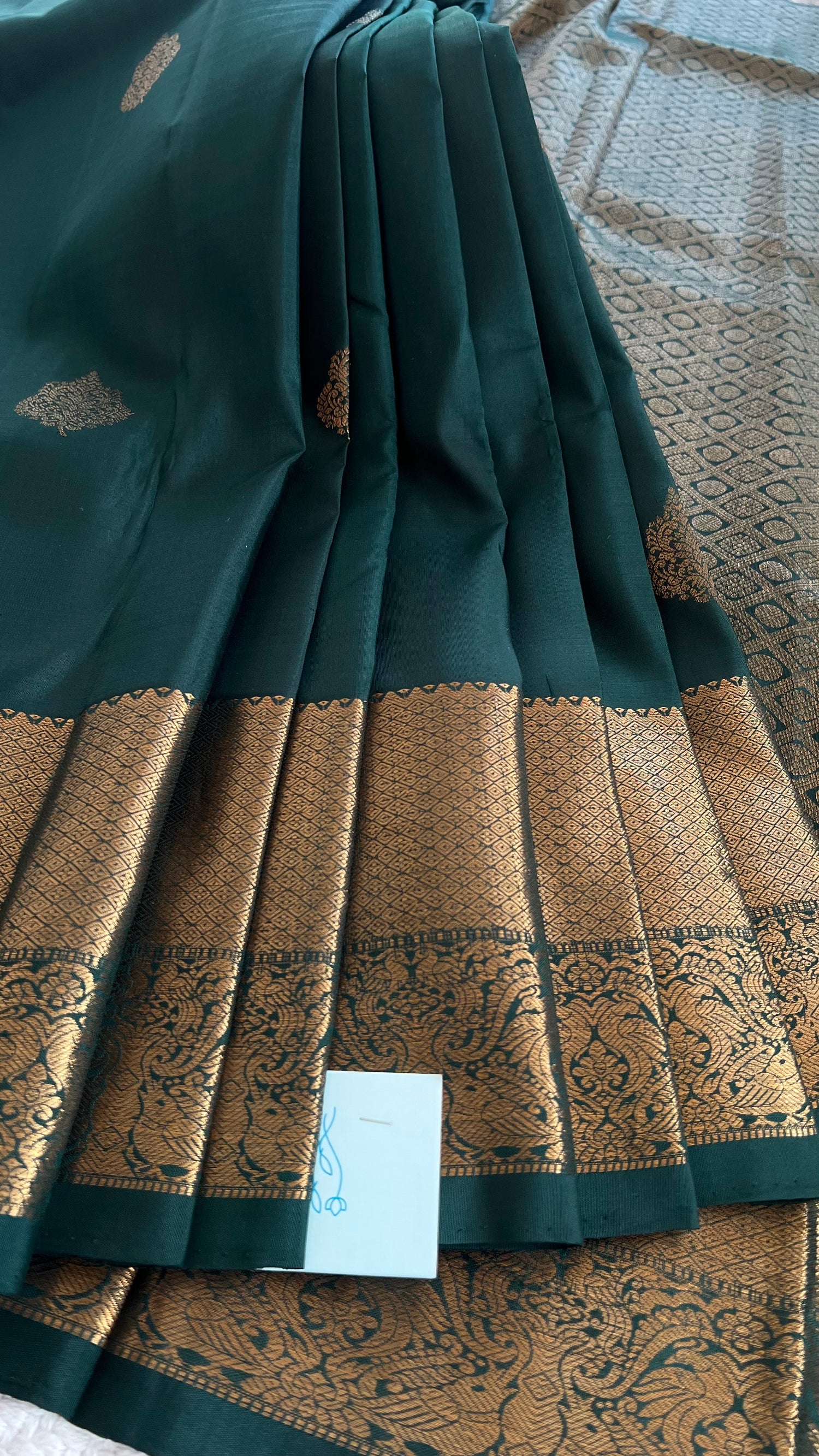 SUV1979 - BOTTLE GREEN PURE KANCHIPURAM SILK SAREE