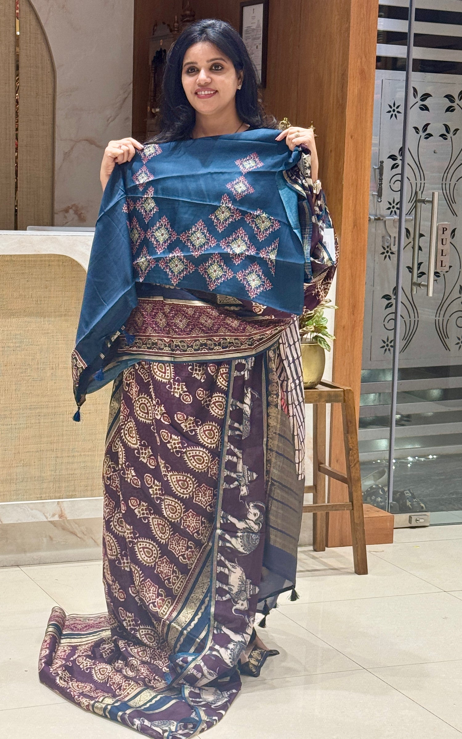 SUV3663-MAGENTA WITH BLUE BLOUSE