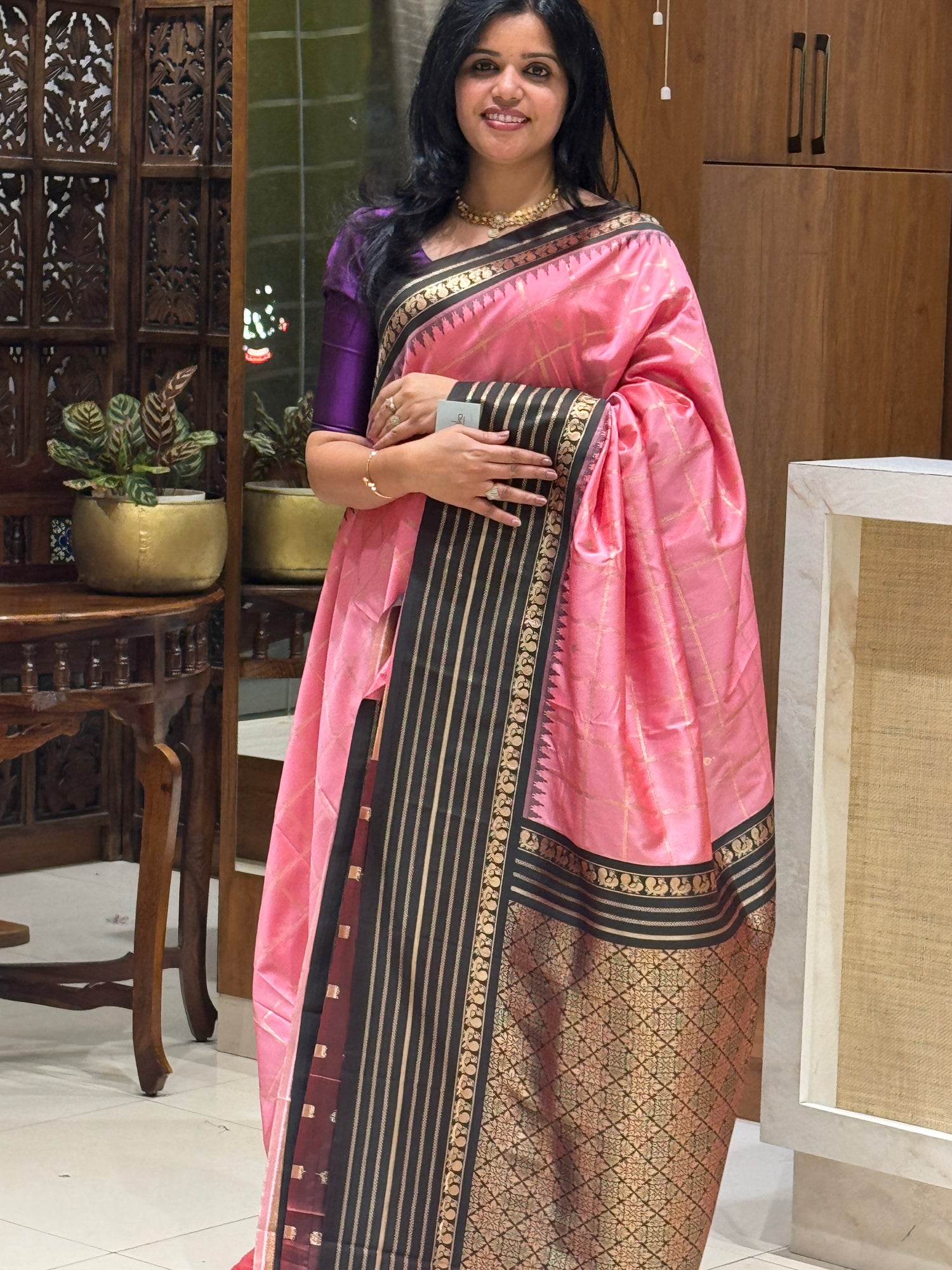 SUV3746-PEACH WITH BLACK