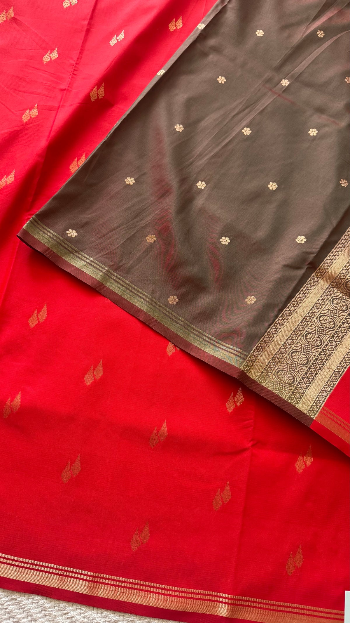 SEMI SOFT SILK SAREE SUV5923-RED