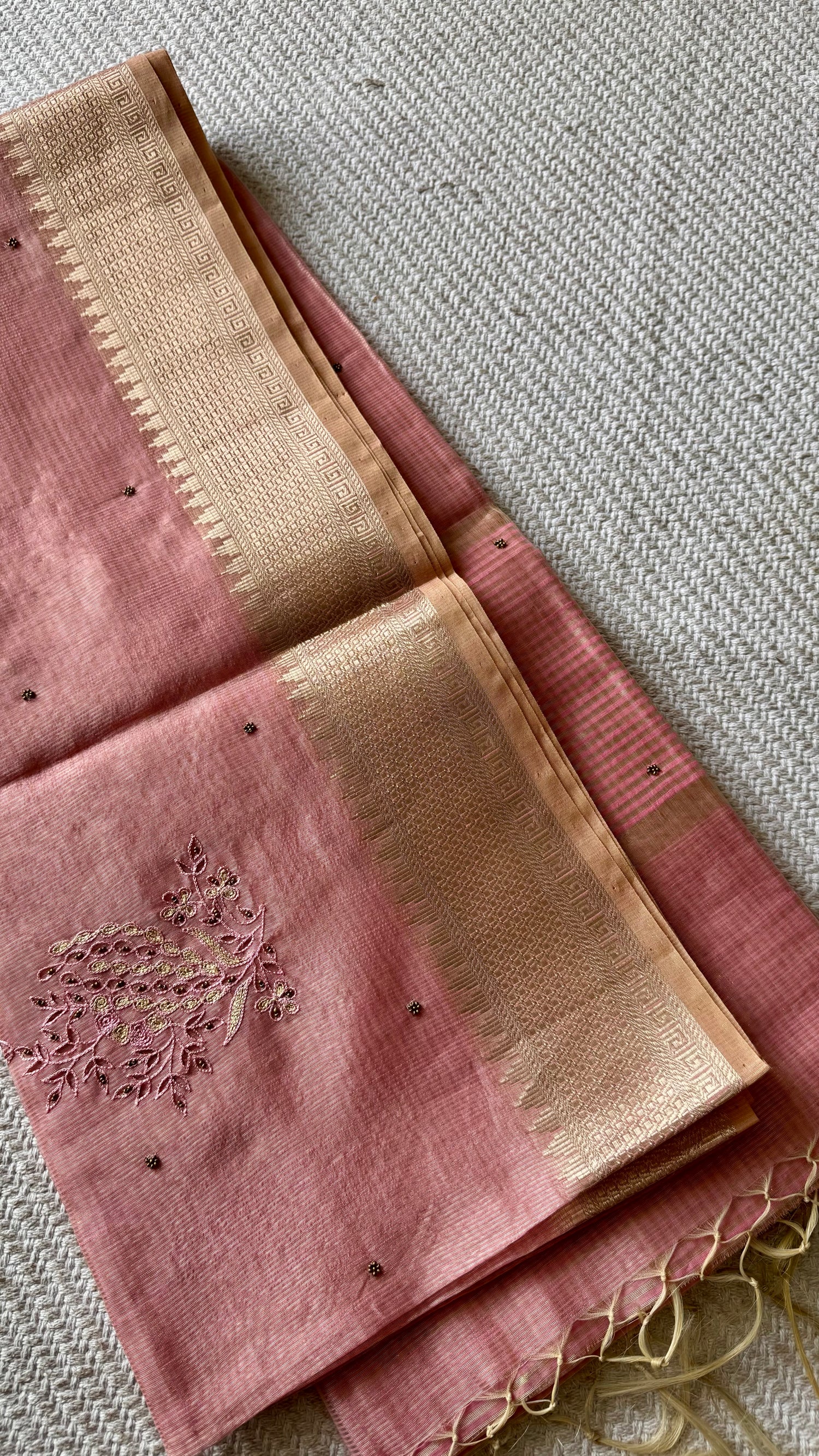 HW62 Tissue hand work 100