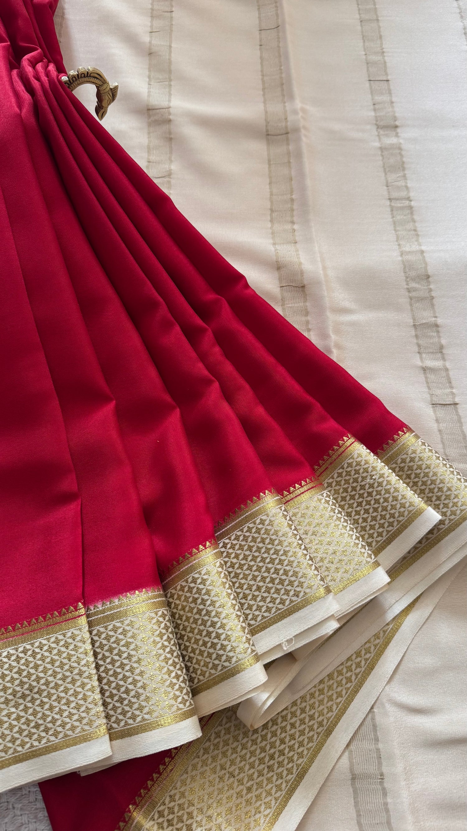 PSUV274-RED WITH OFFWHITE