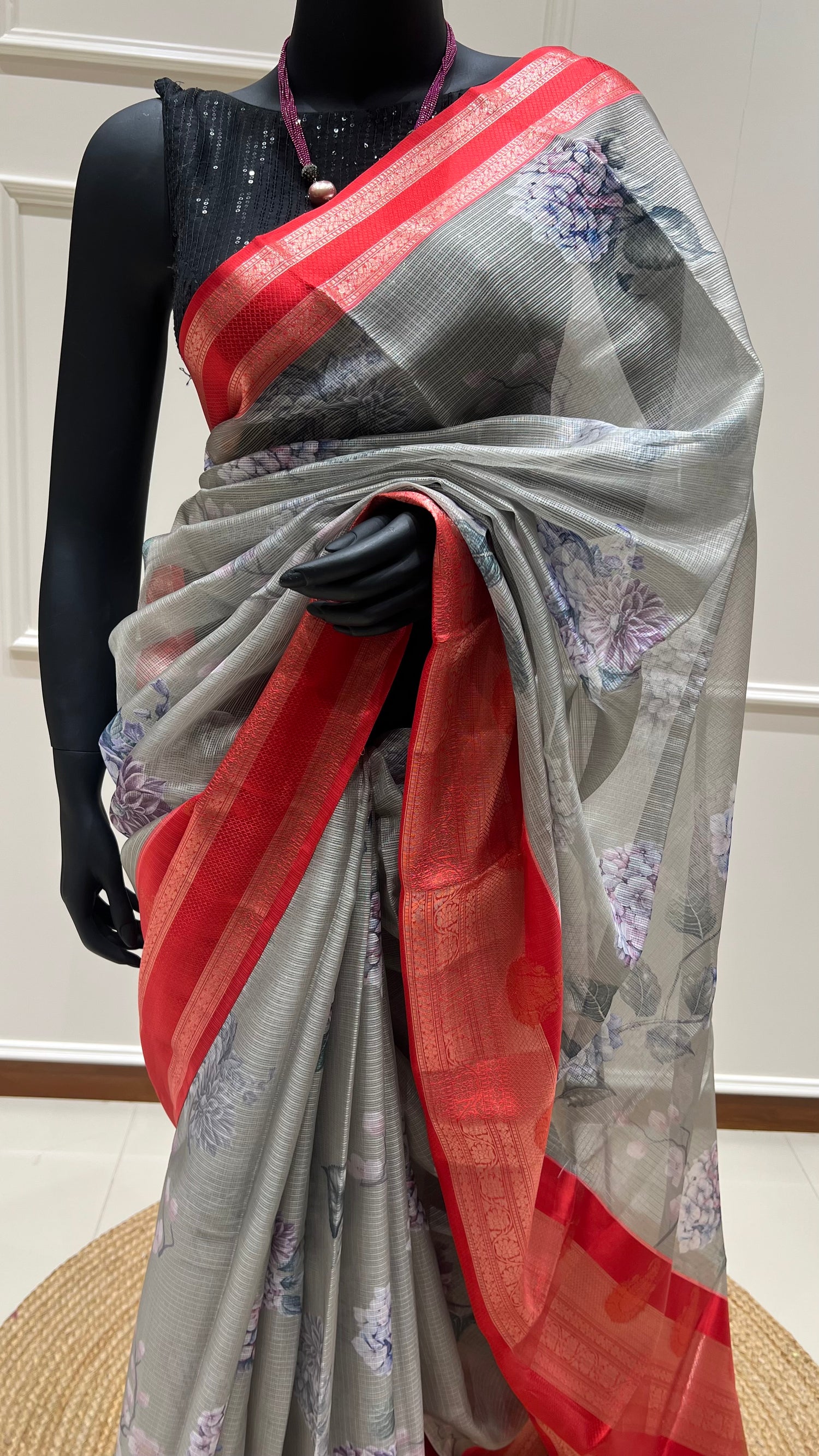 SUV733-GREY WITH RED