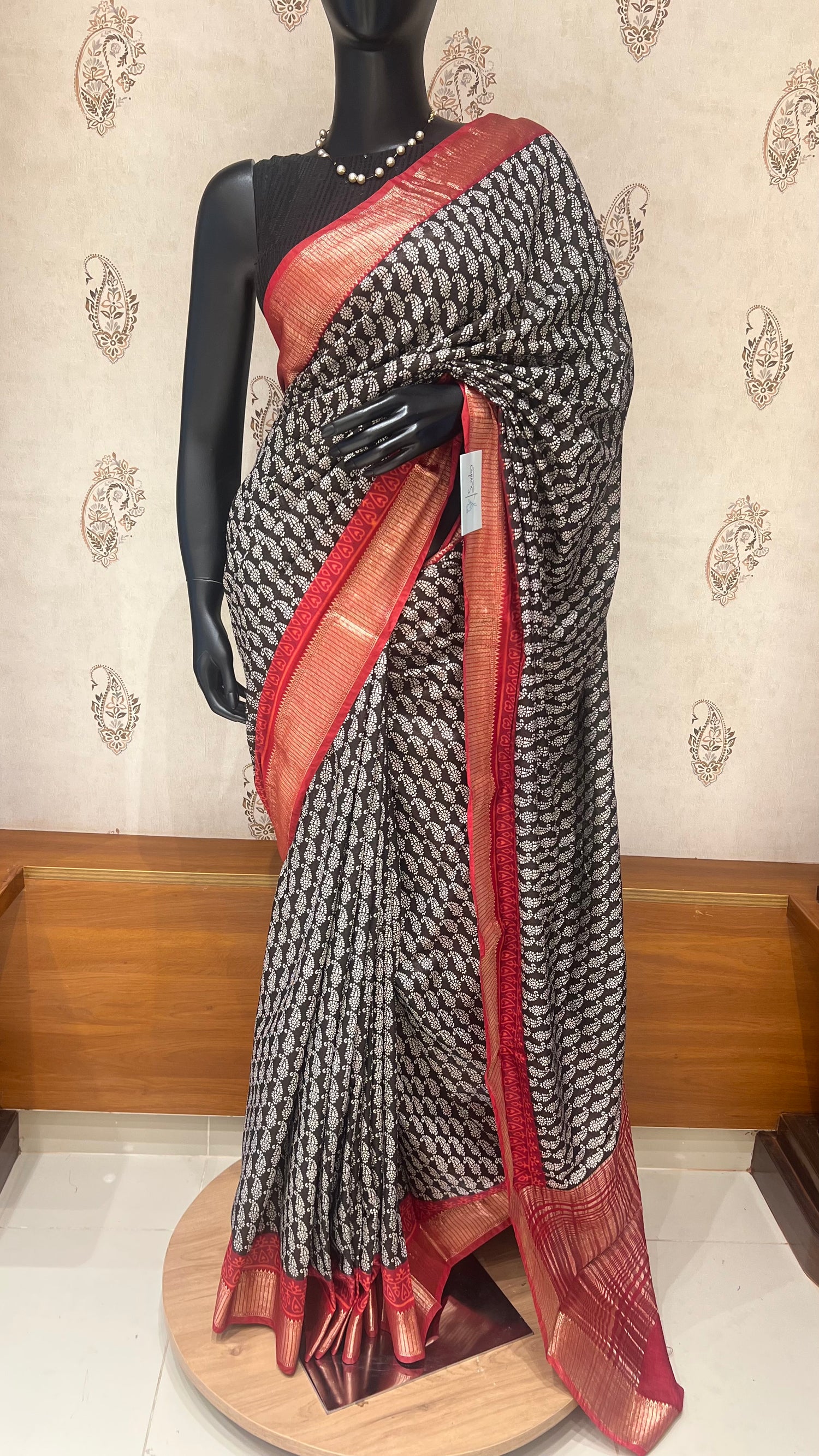 SUV1505-BLACK WITH RED