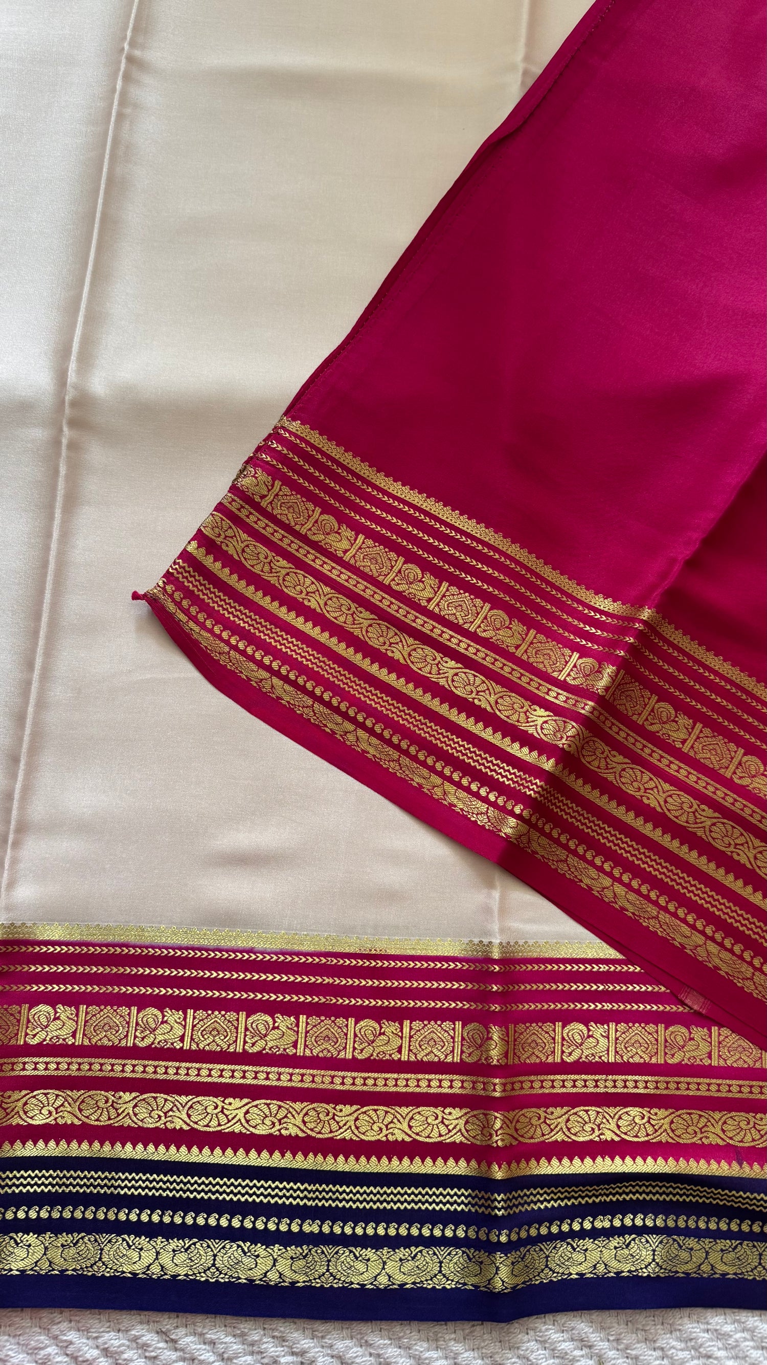 PSUV16 - WHITE WITH PINK