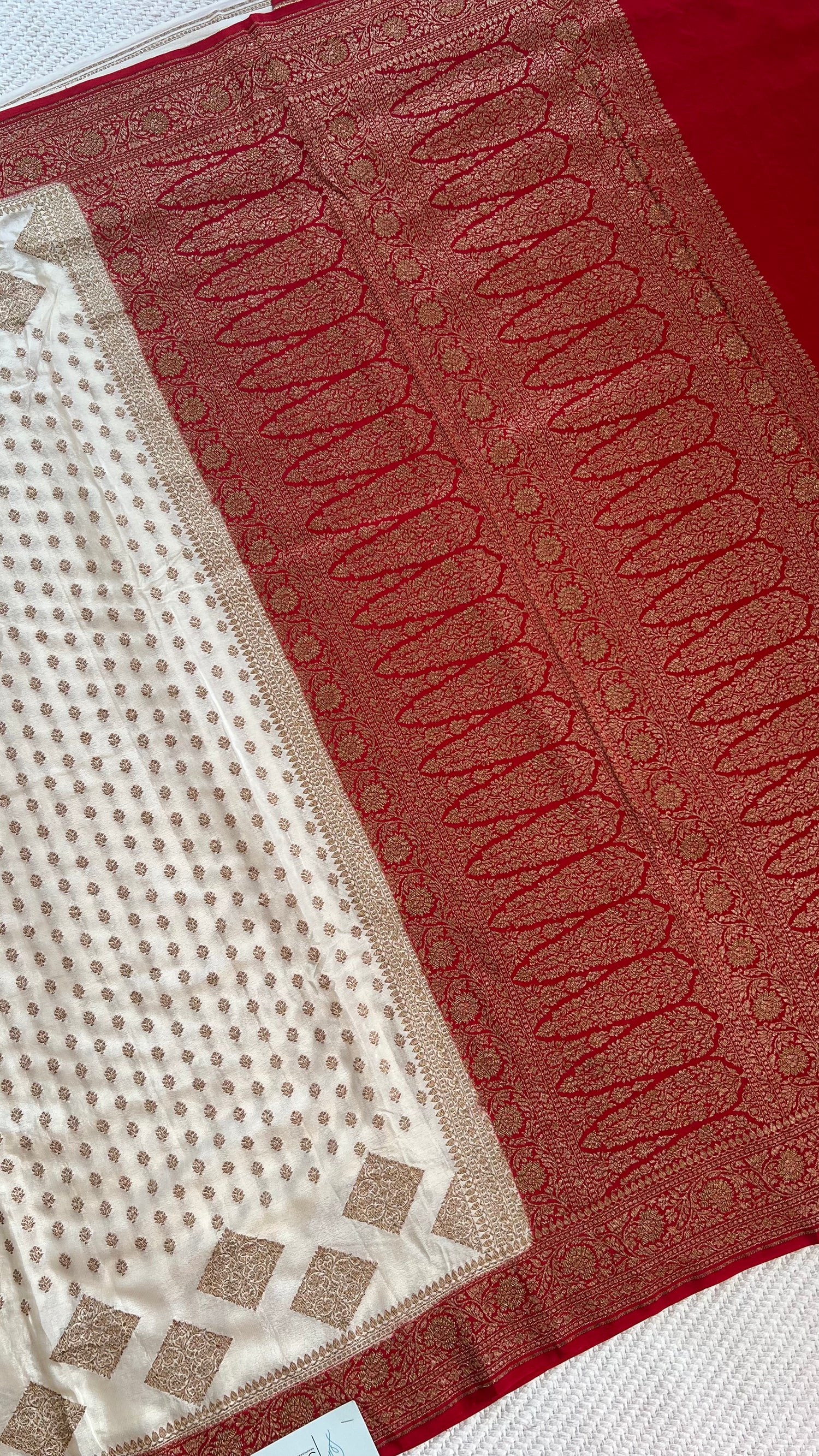 PSUV230-WHITE WITH RED PURE CREPE SILK SAREE