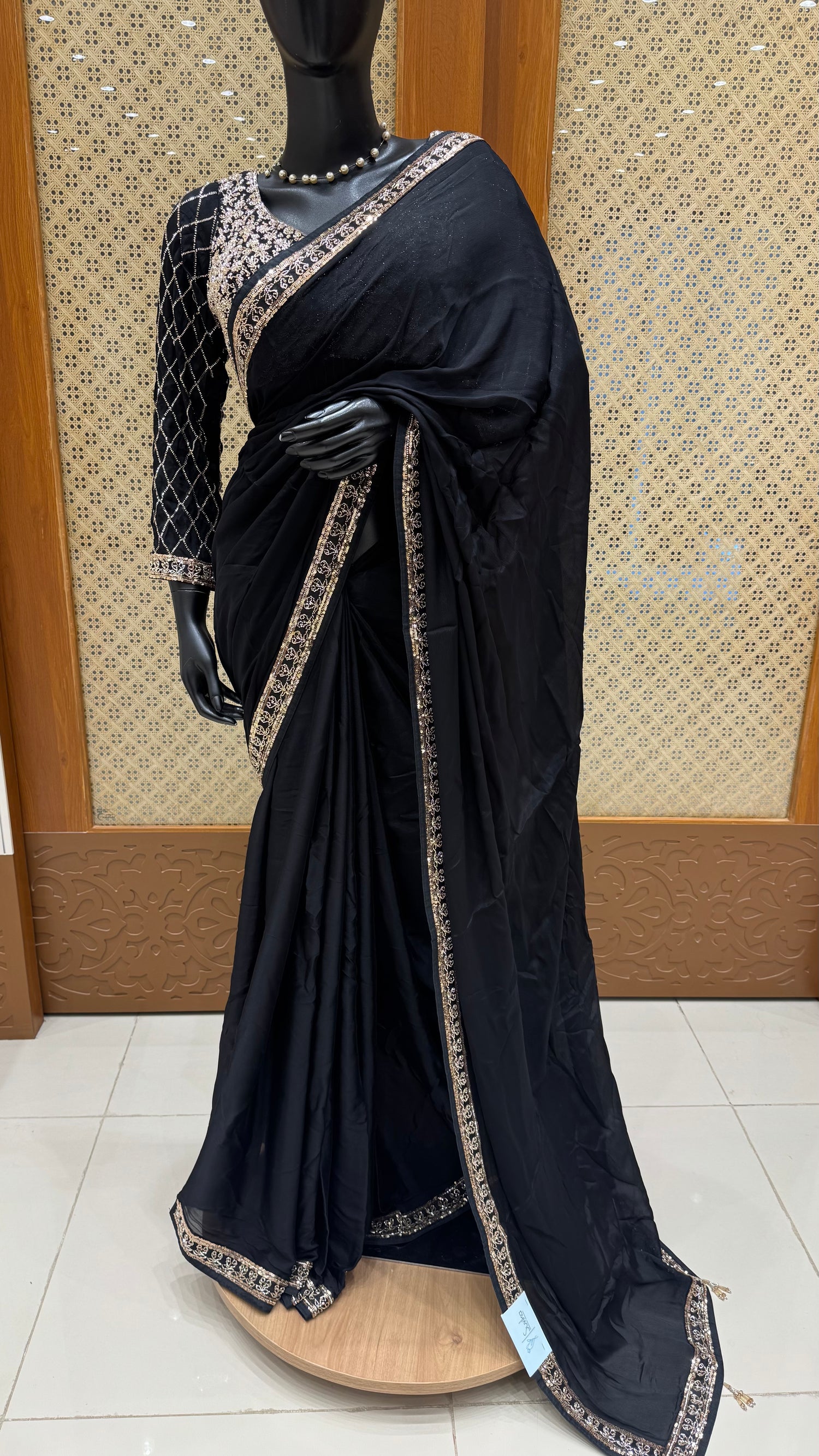 SUV4673-BLACK