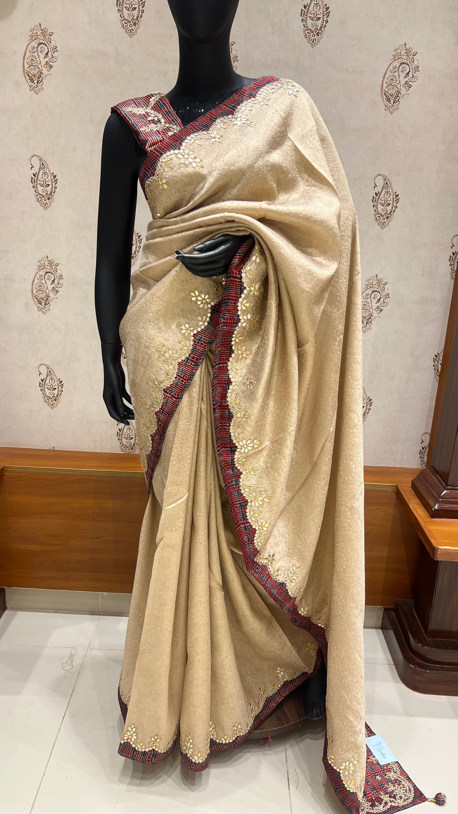 SUV4614-BEIGE WITH RED