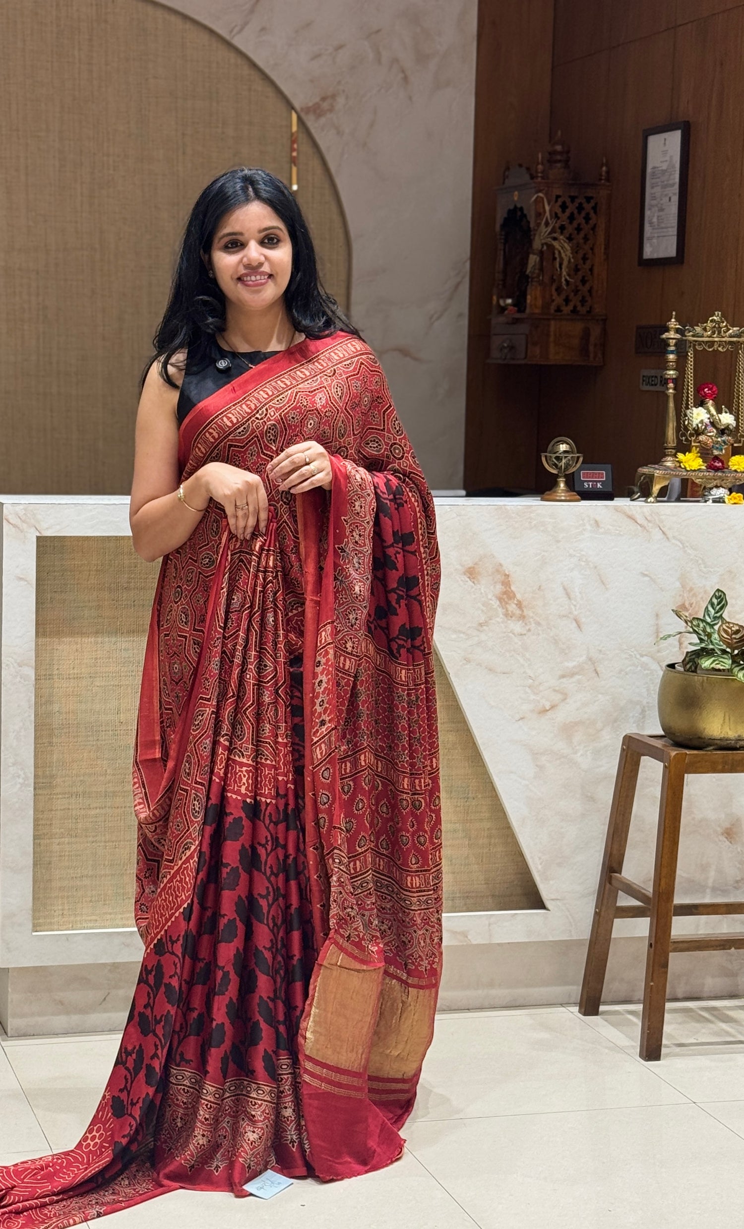 SUV924 RED WITH BLACK