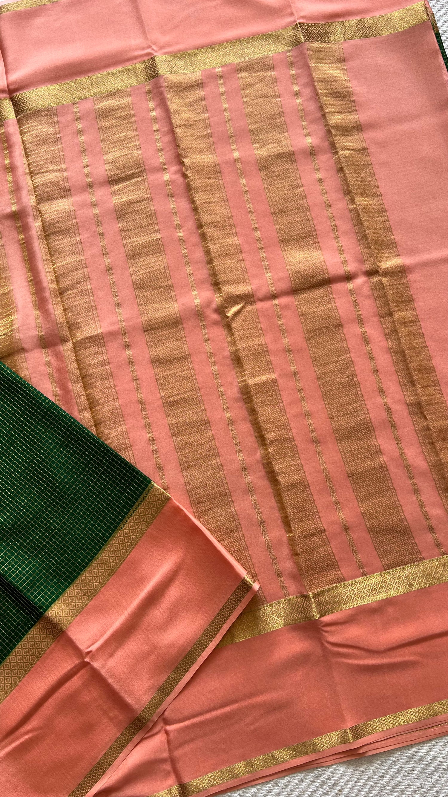 PSUV279-BOTTLEGREEN WITH PEACH