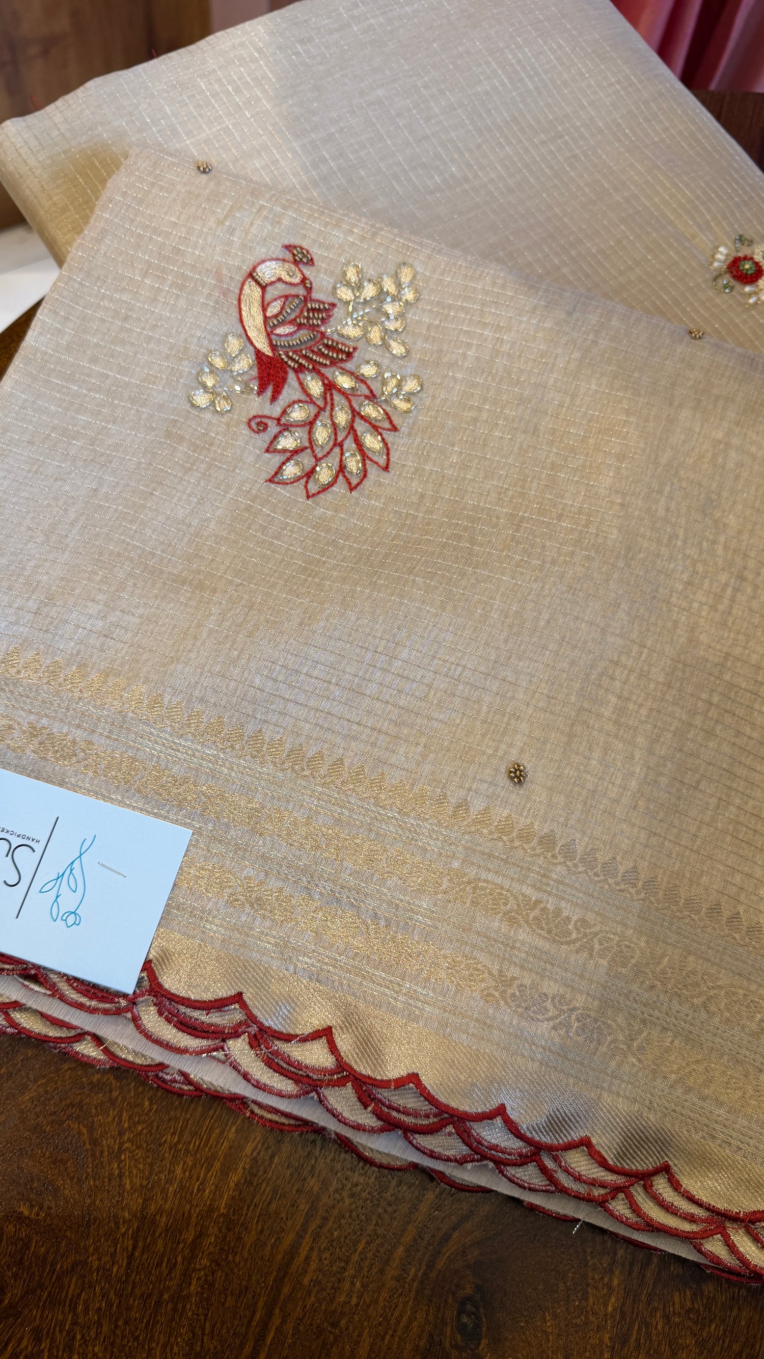 SUV3347-GOLD WITH RED