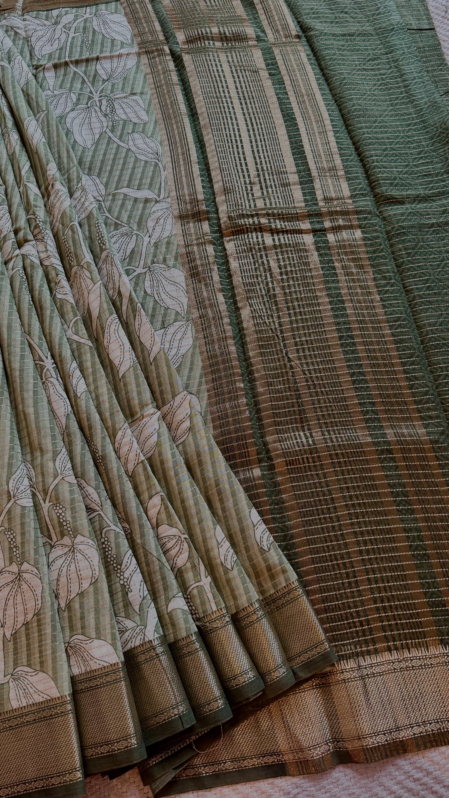 SUV5223-DUSTY GREEN