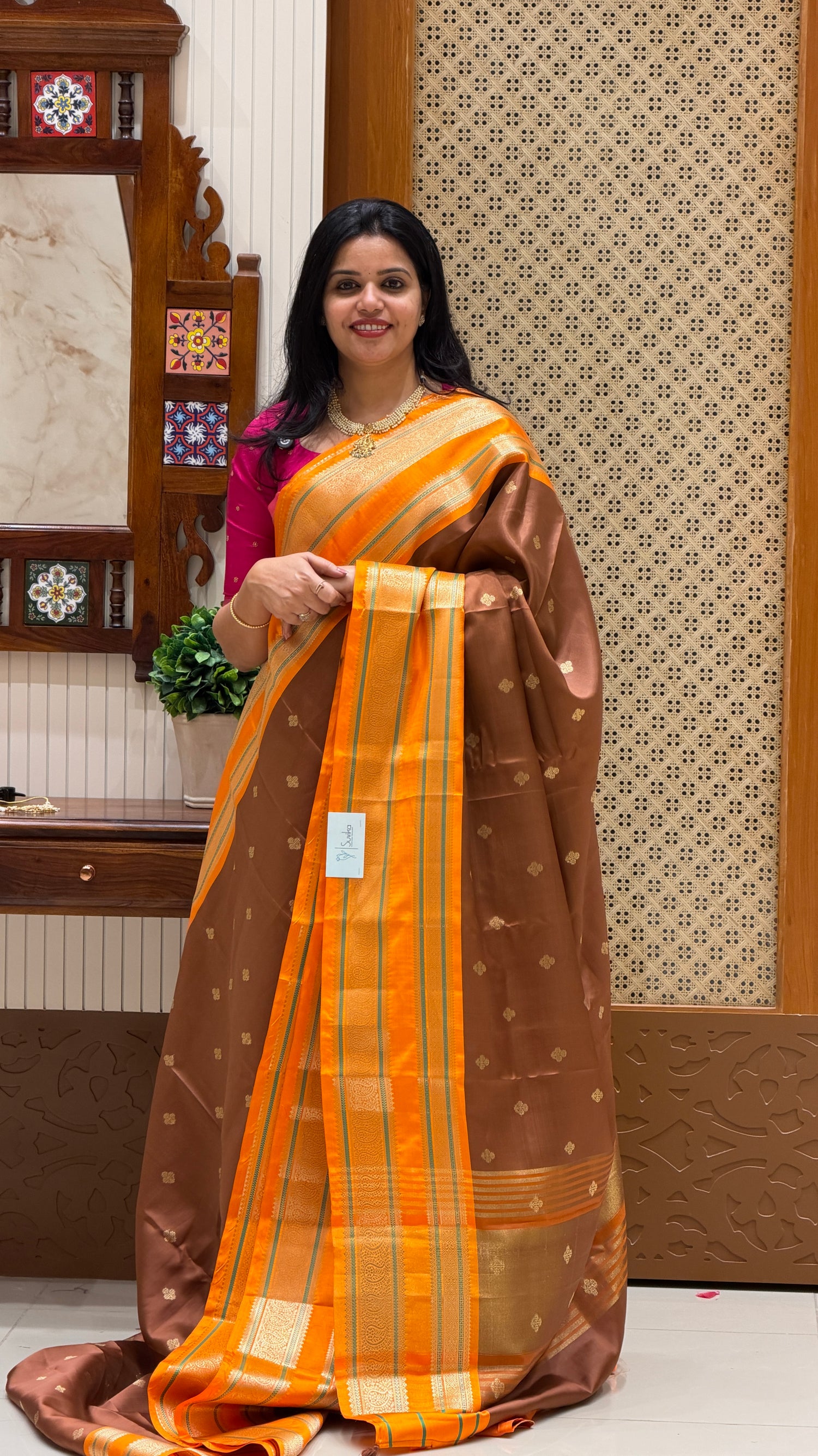 SUV5493-BROWN