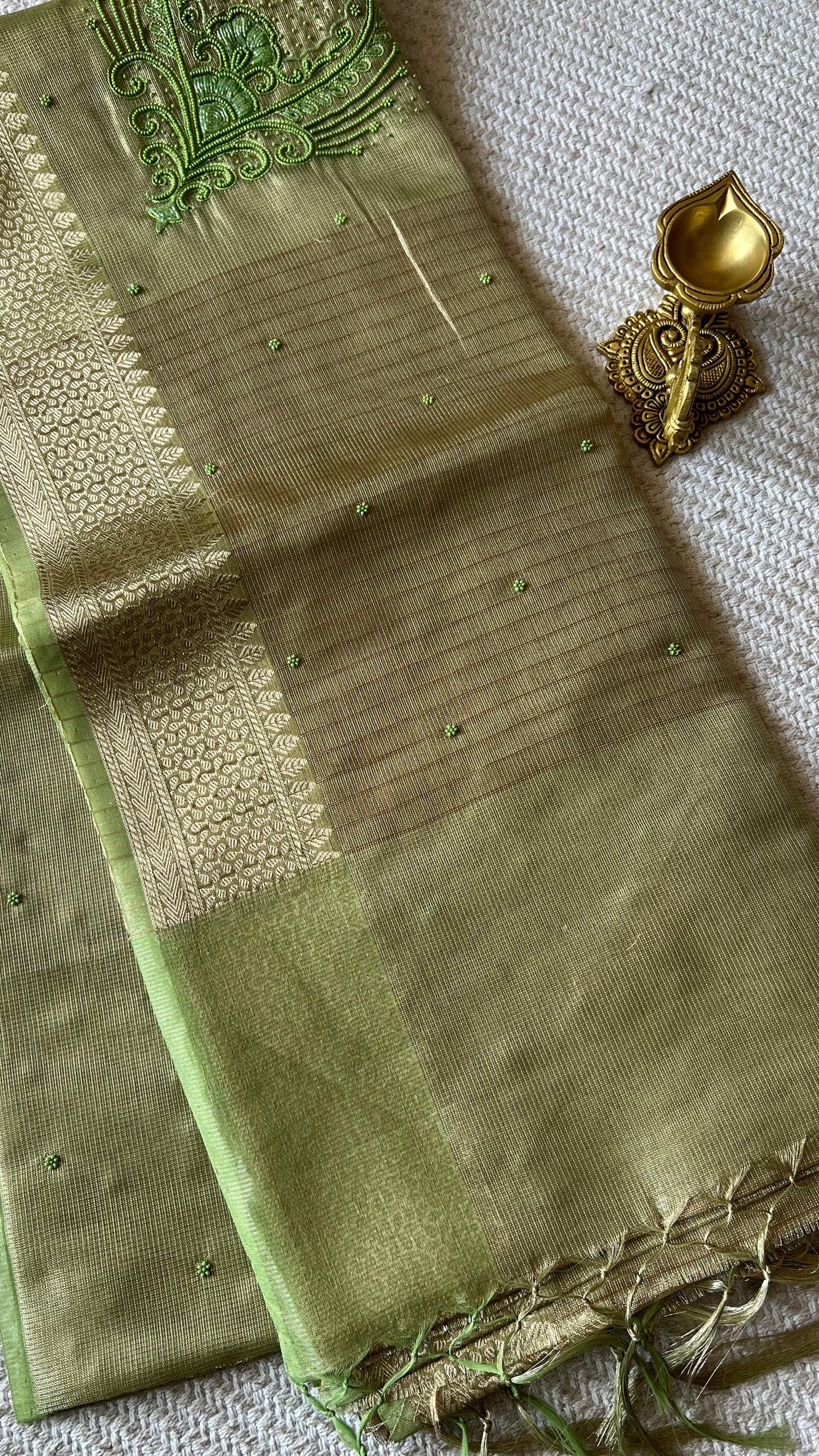 HW78 Tissue hand work 100