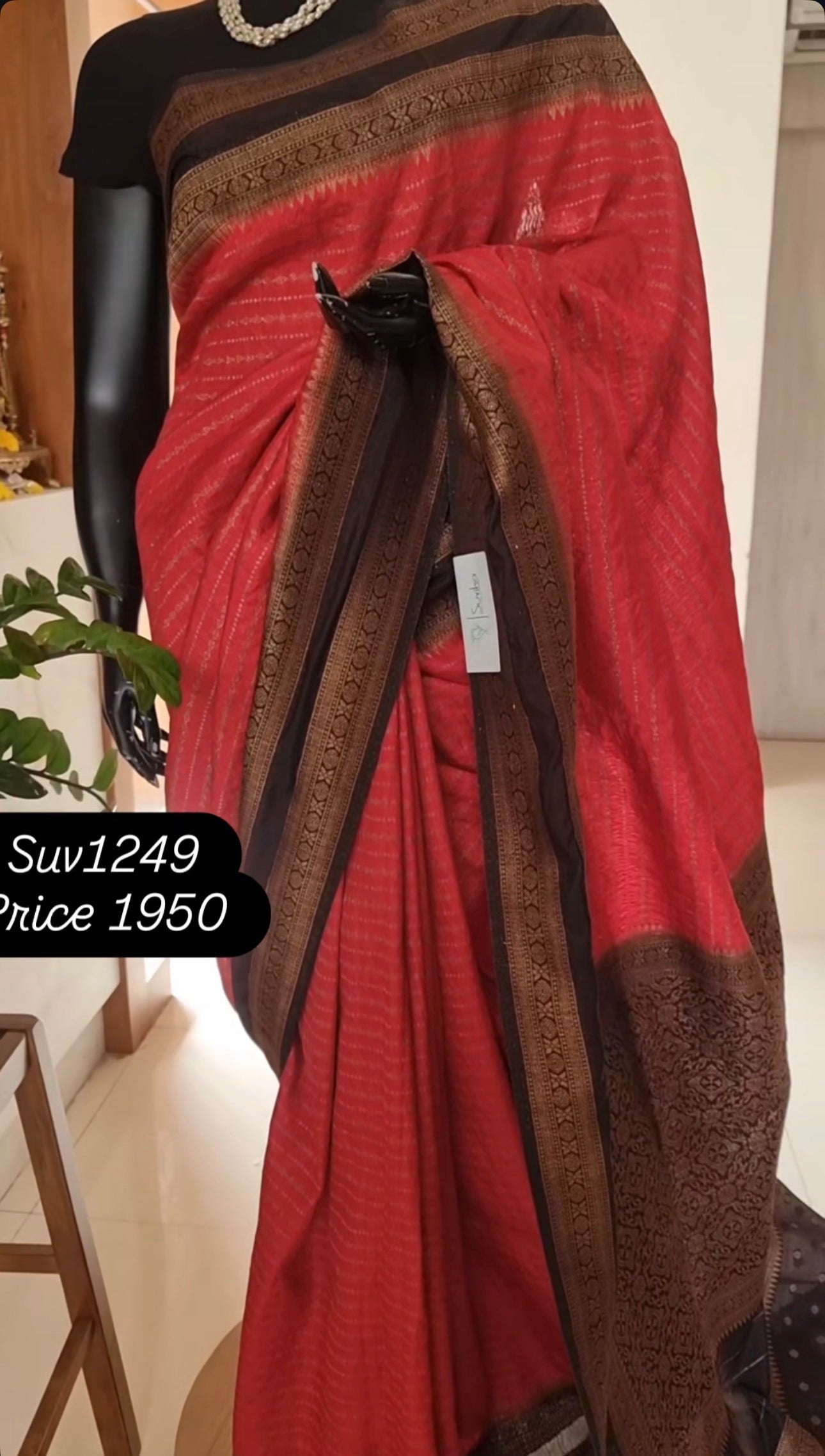 SUV1249 - RED BLACK