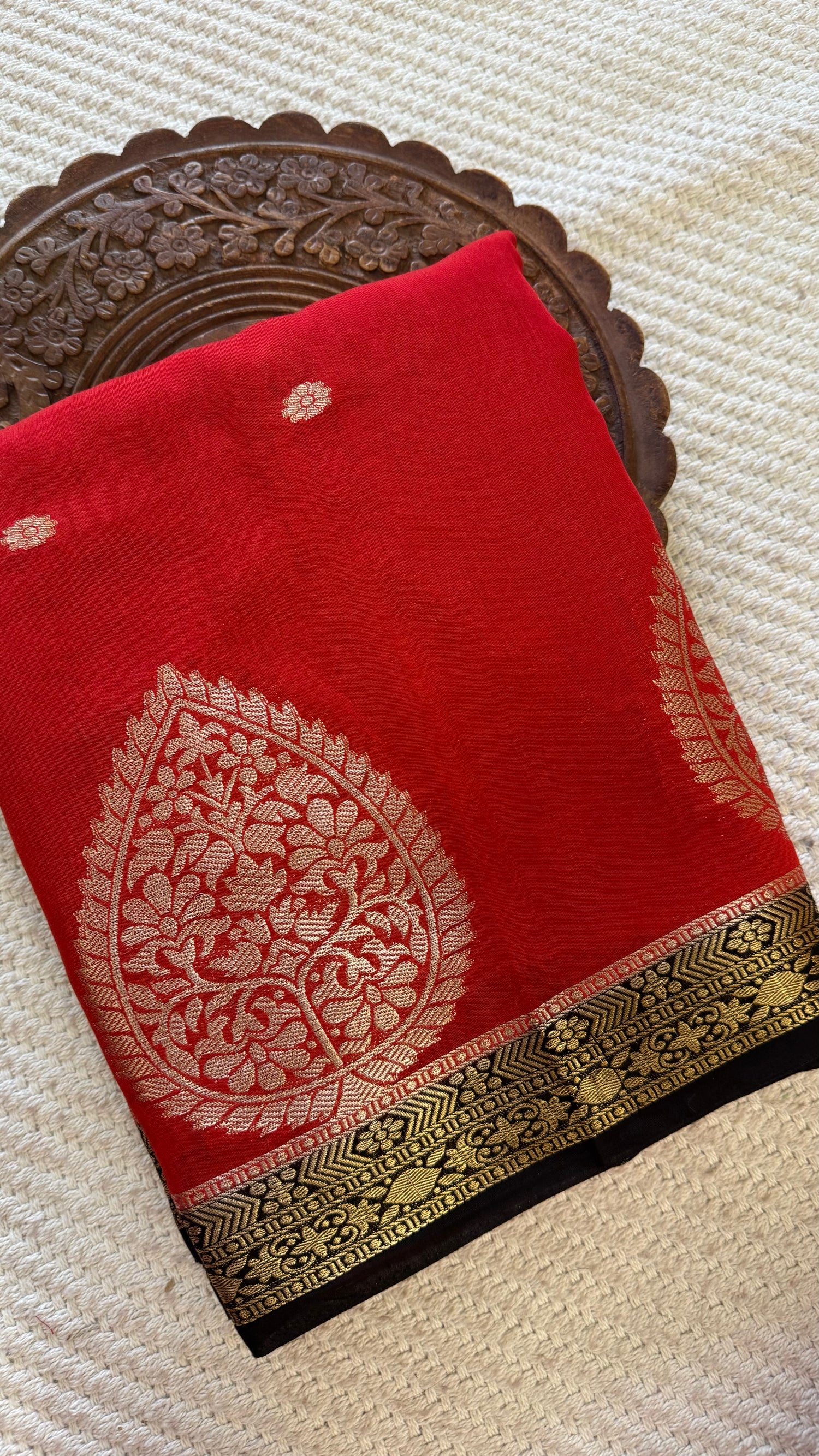 SUV4798-RED WITH BLACK