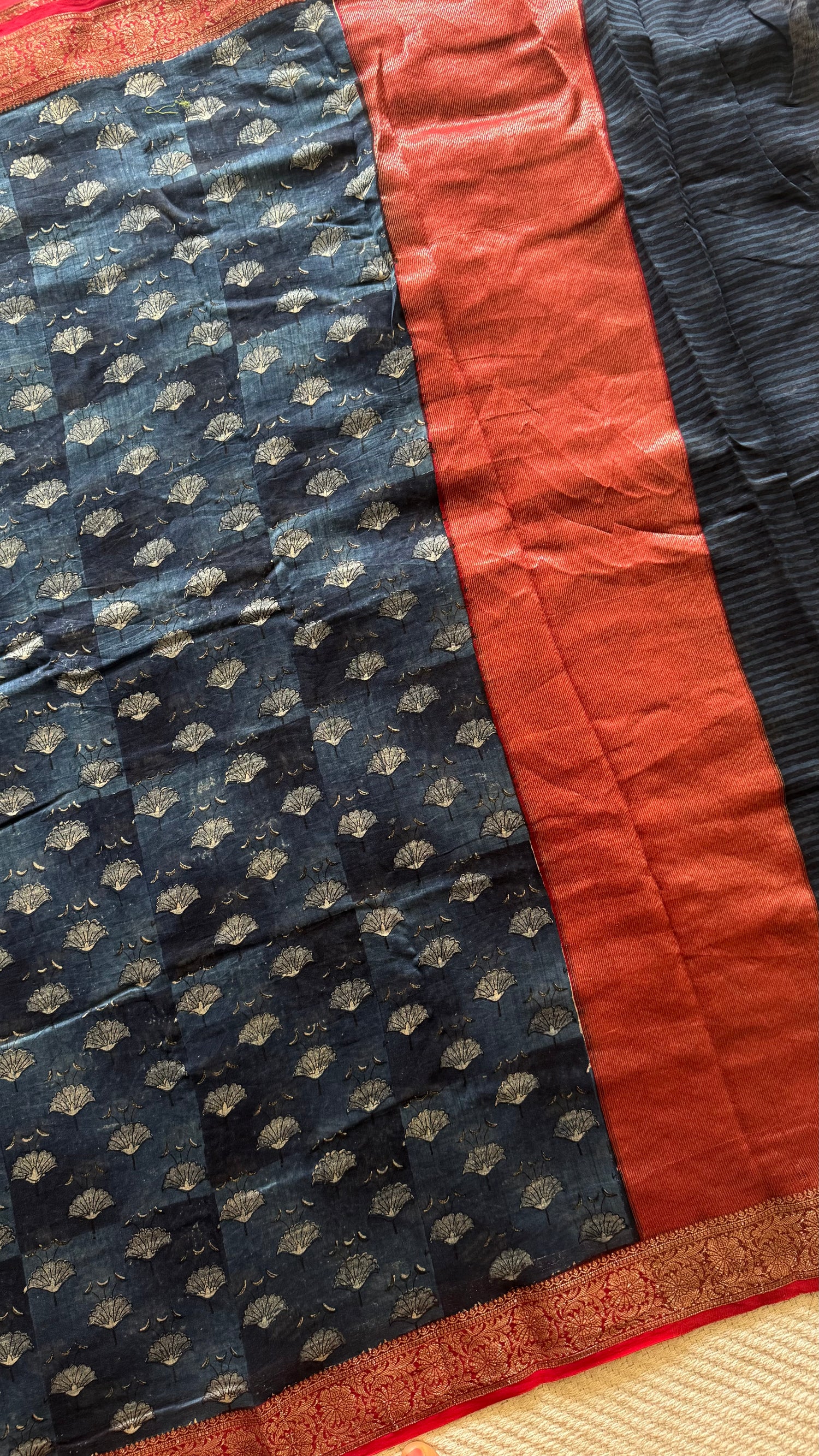 SUV4761-BLUE WITH RED