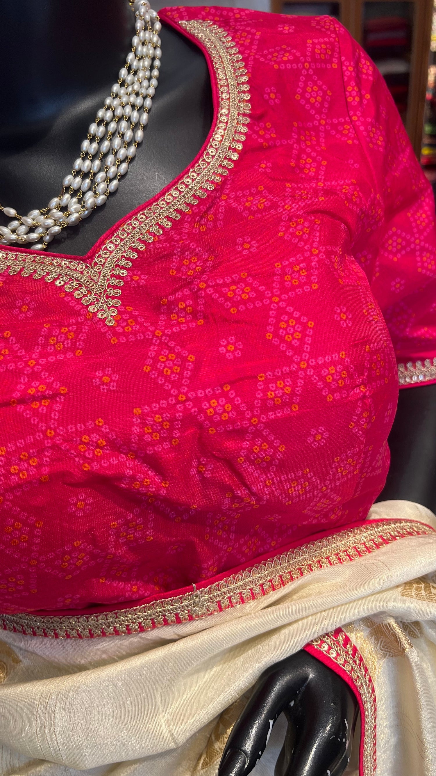 SUV4053-WHITE WITH PINK