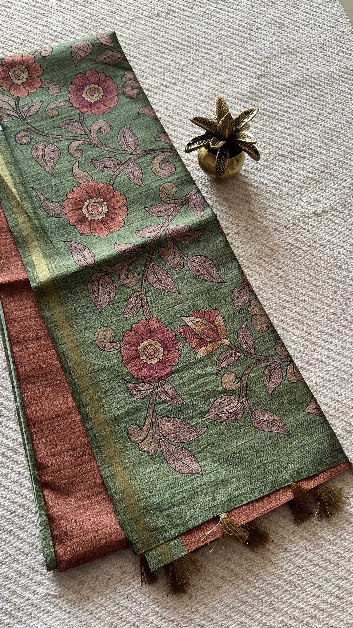 SUV3839-GREEN WITH BROWN