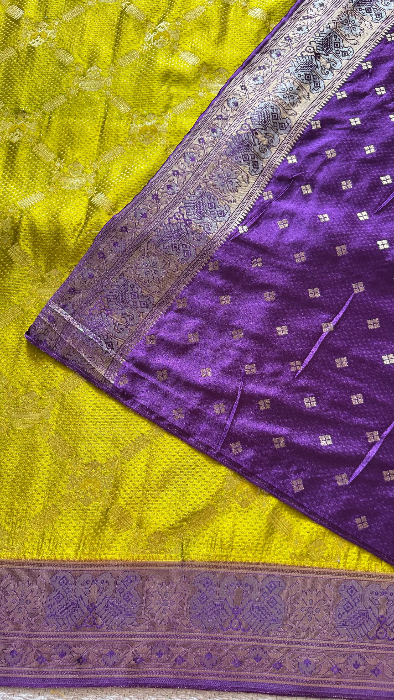 SATIN CREPE SUV5631-PISTA WITH PURPLE