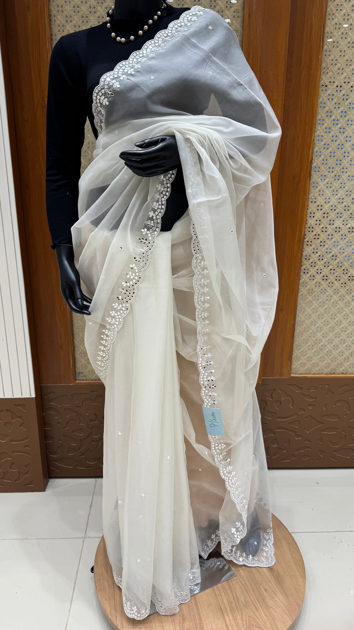 SUV1798-WHITE