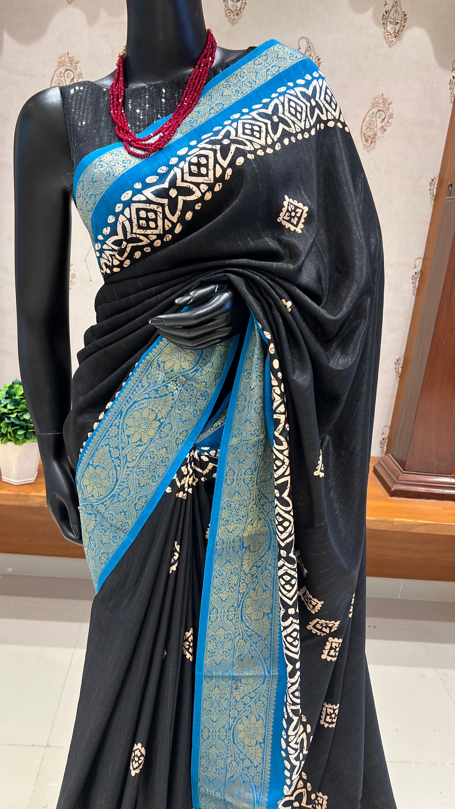 SUV2473 - BLACK WITH BLUE